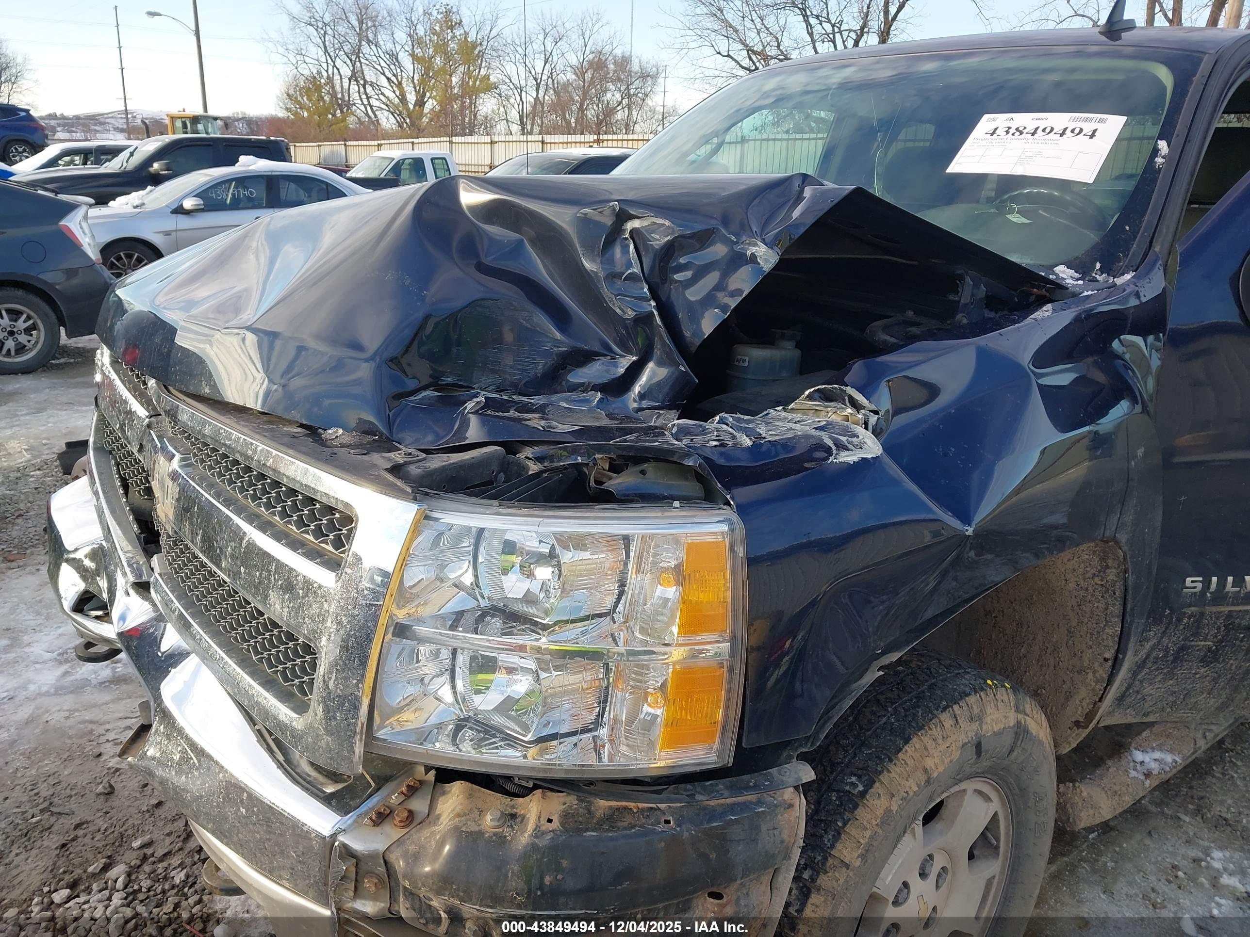 CHEVROLET SILVERADO image 6