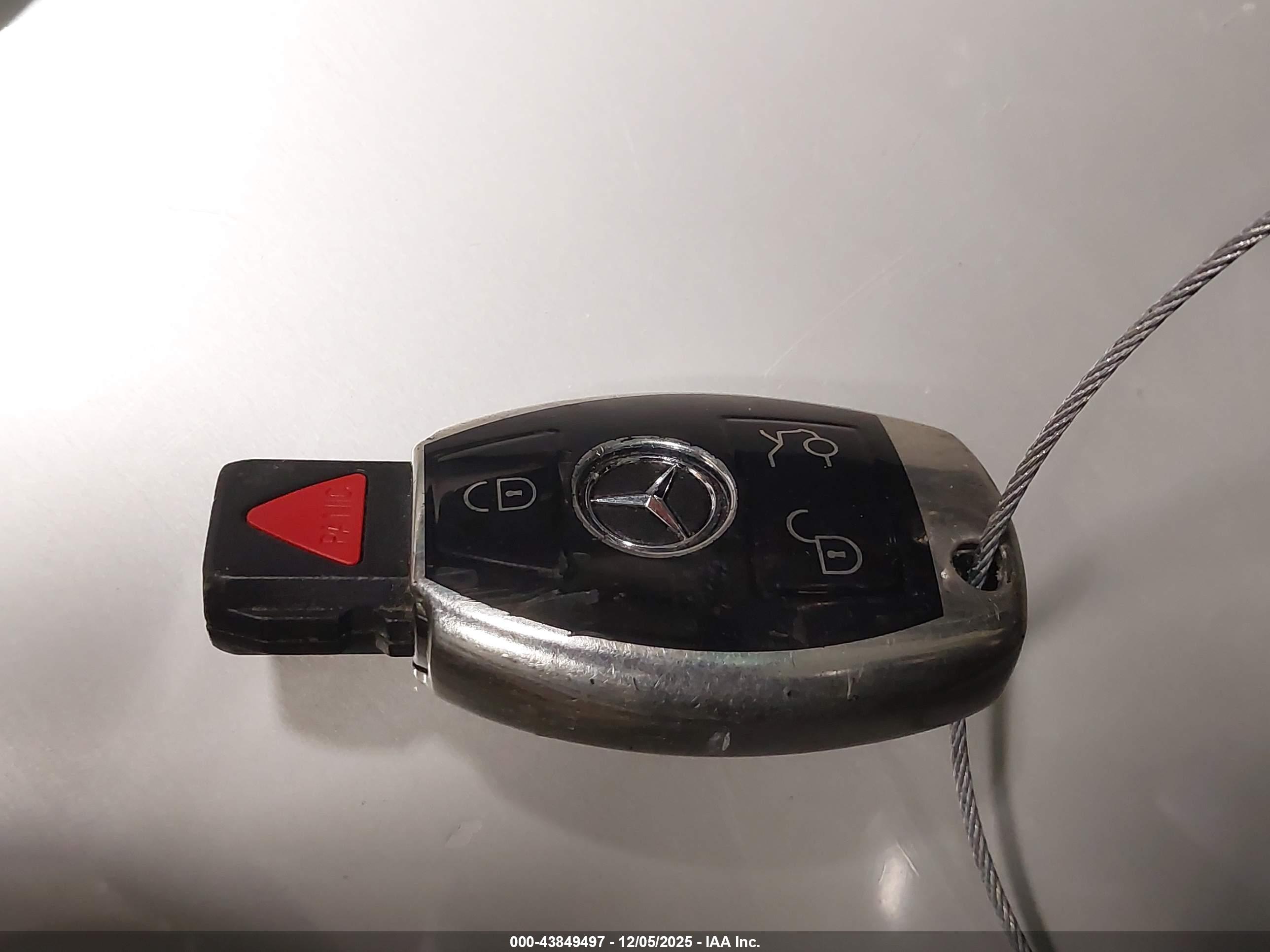 MERCEDES-BENZ C image 11