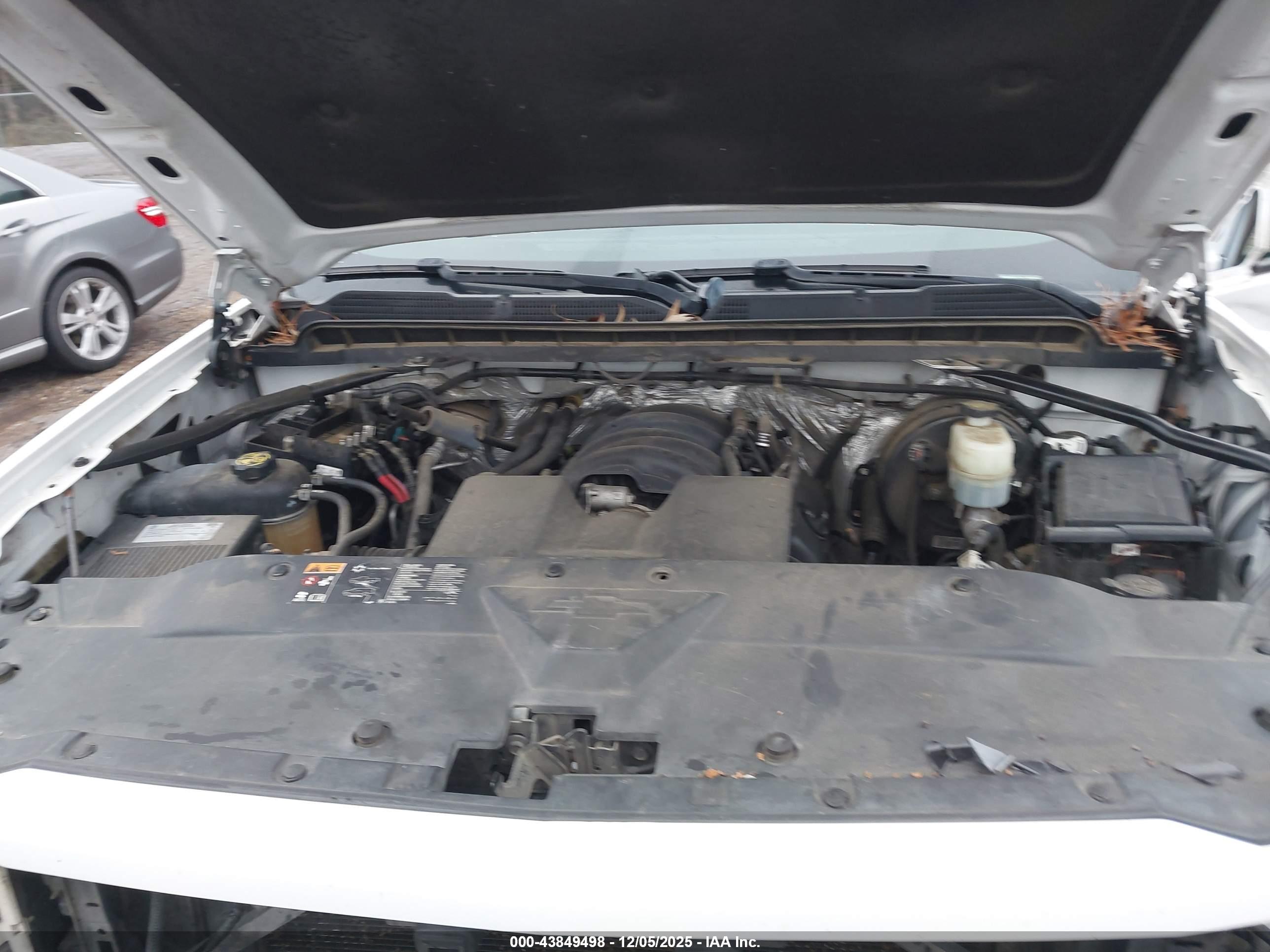 CHEVROLET SILVERADO image 10