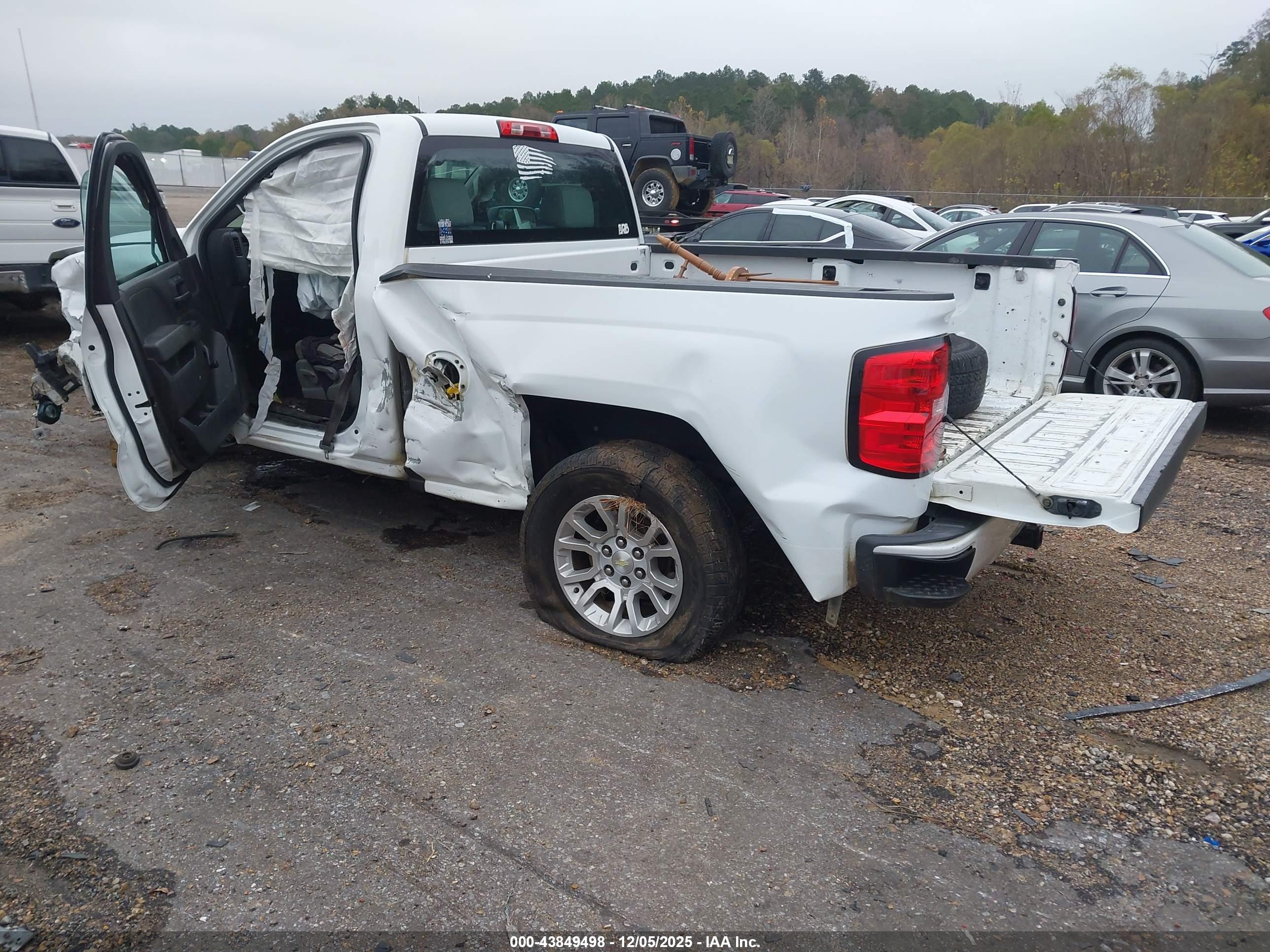 CHEVROLET SILVERADO image 3