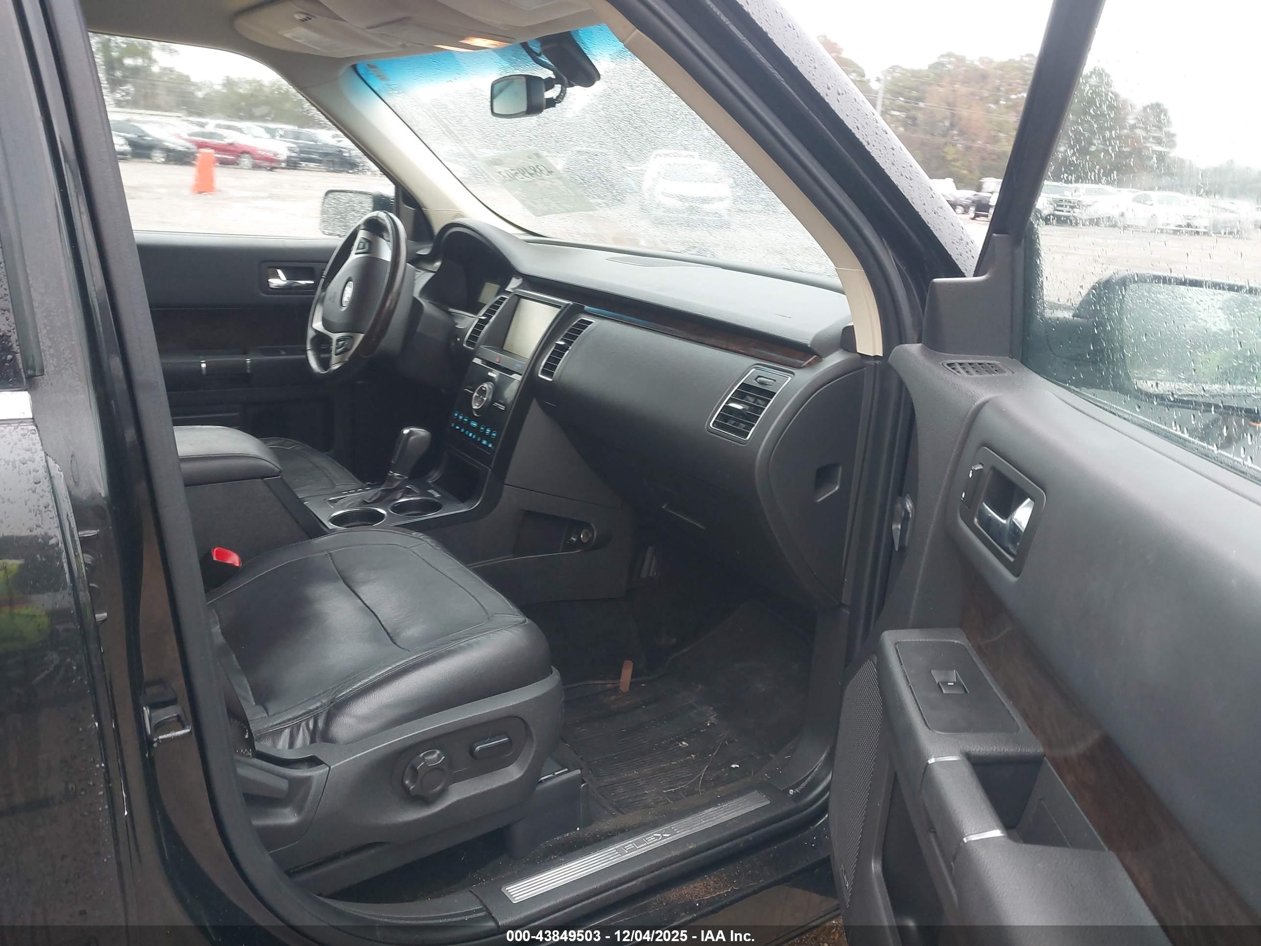 FORD FLEX image 5