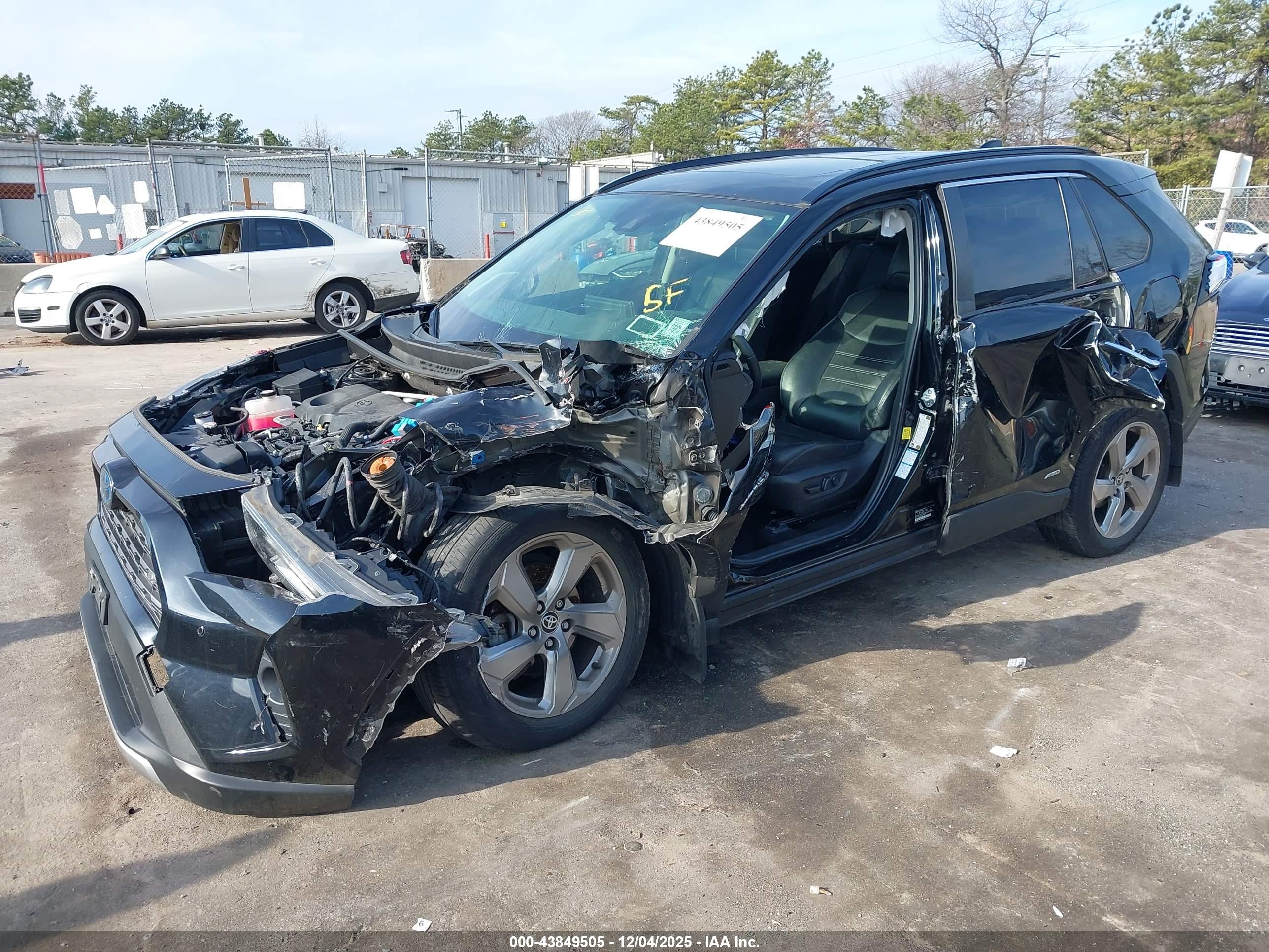 TOYOTA RAV4 image 6