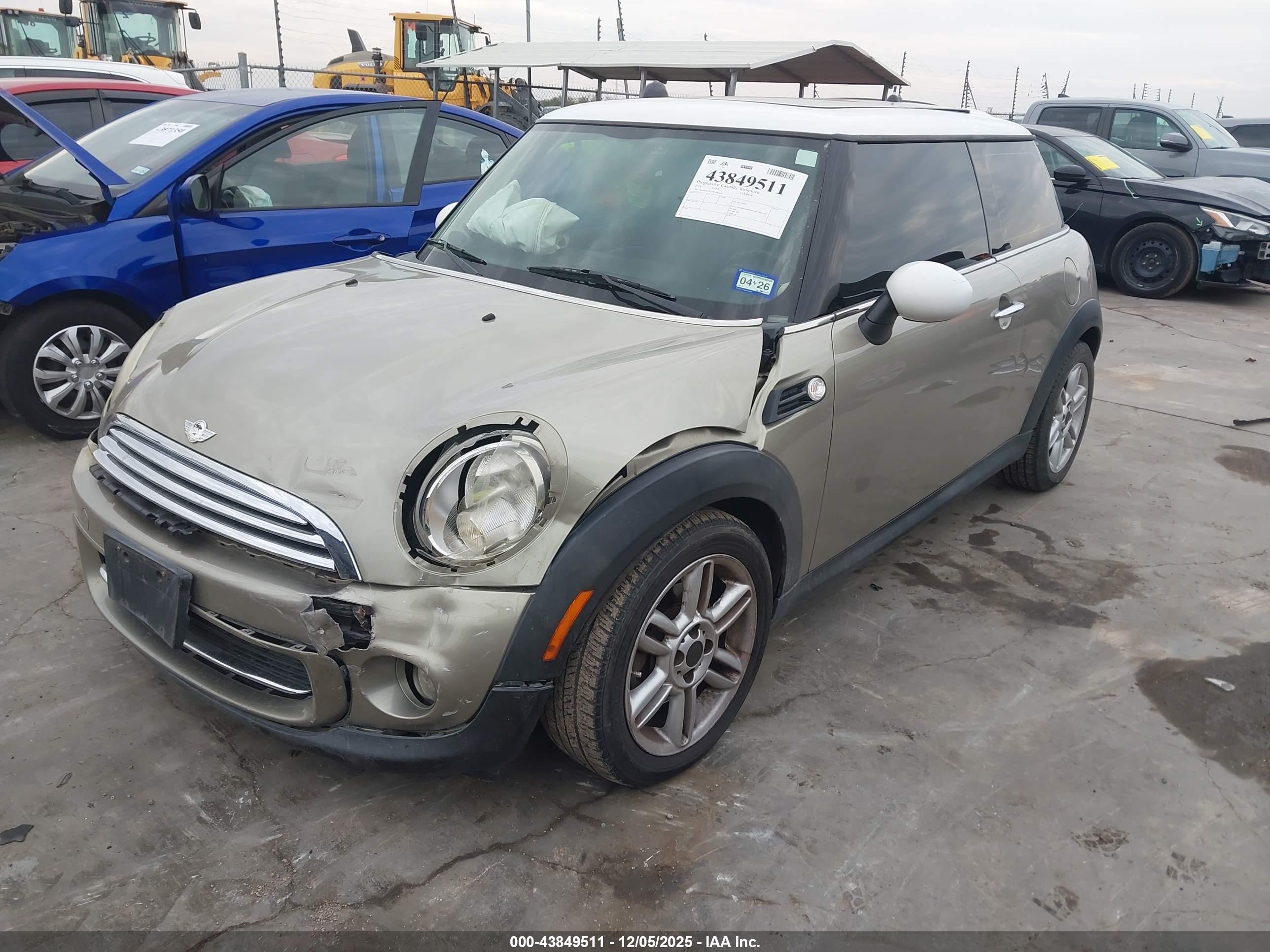 MINI COOPER image 2