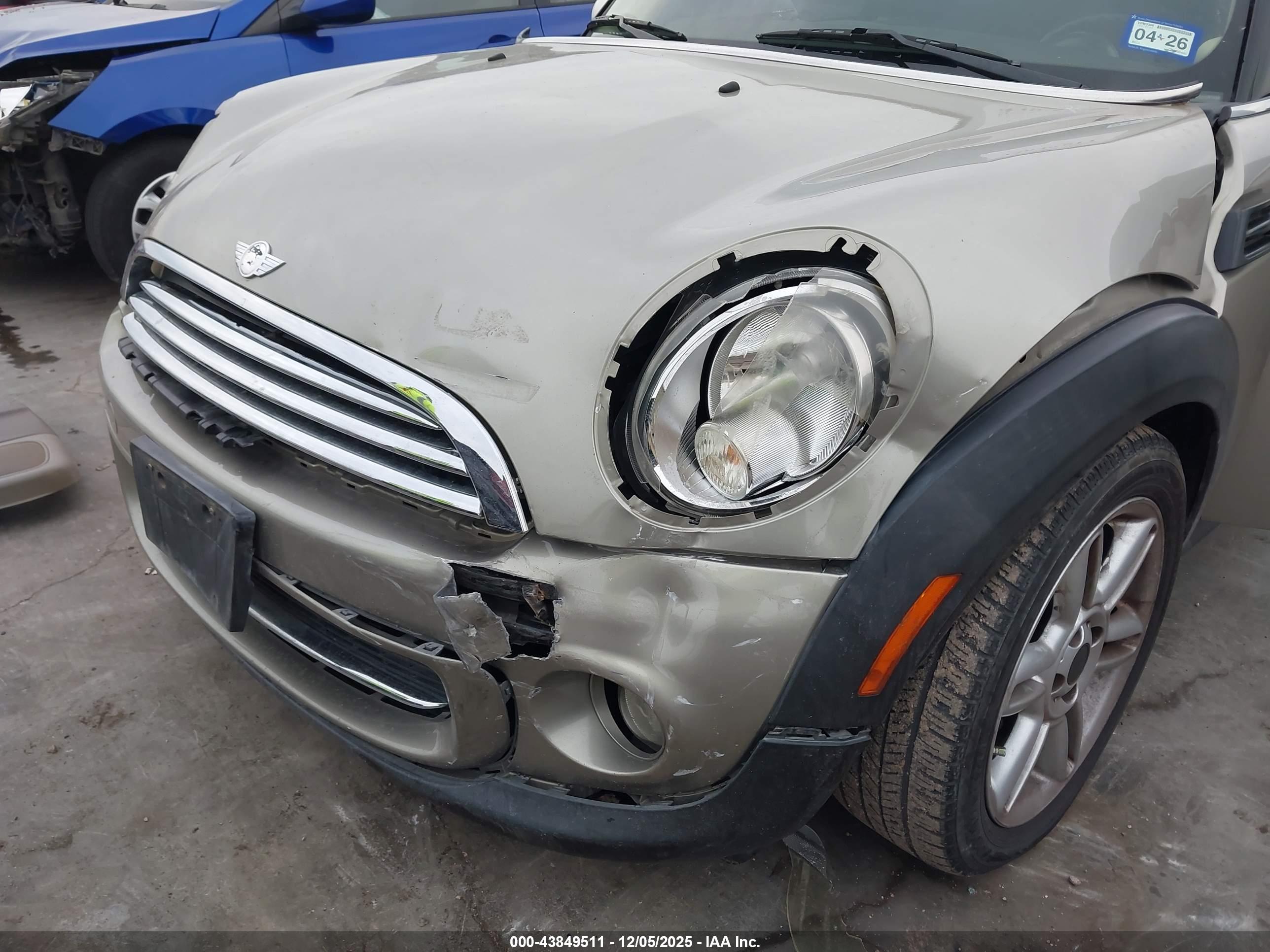MINI COOPER image 6