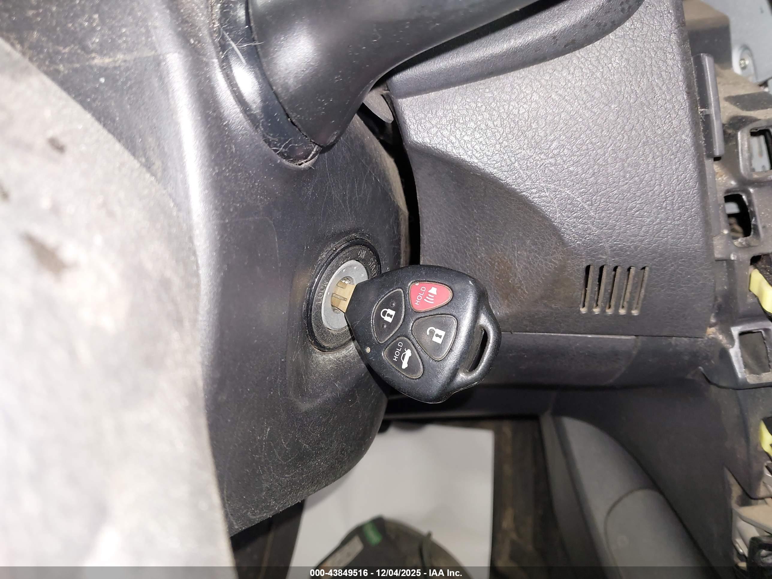 TOYOTA COROLLA image 11