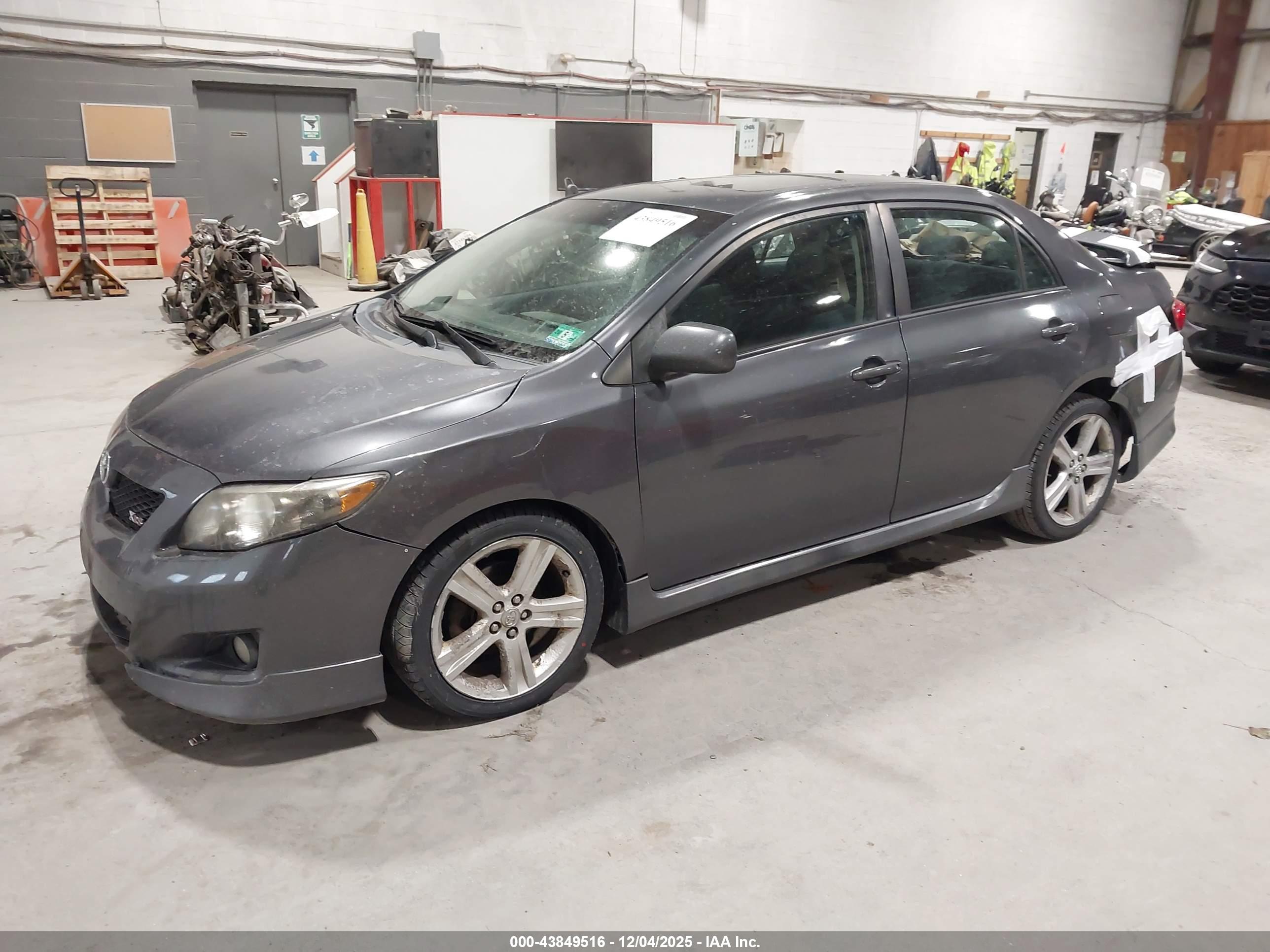 TOYOTA COROLLA image 2