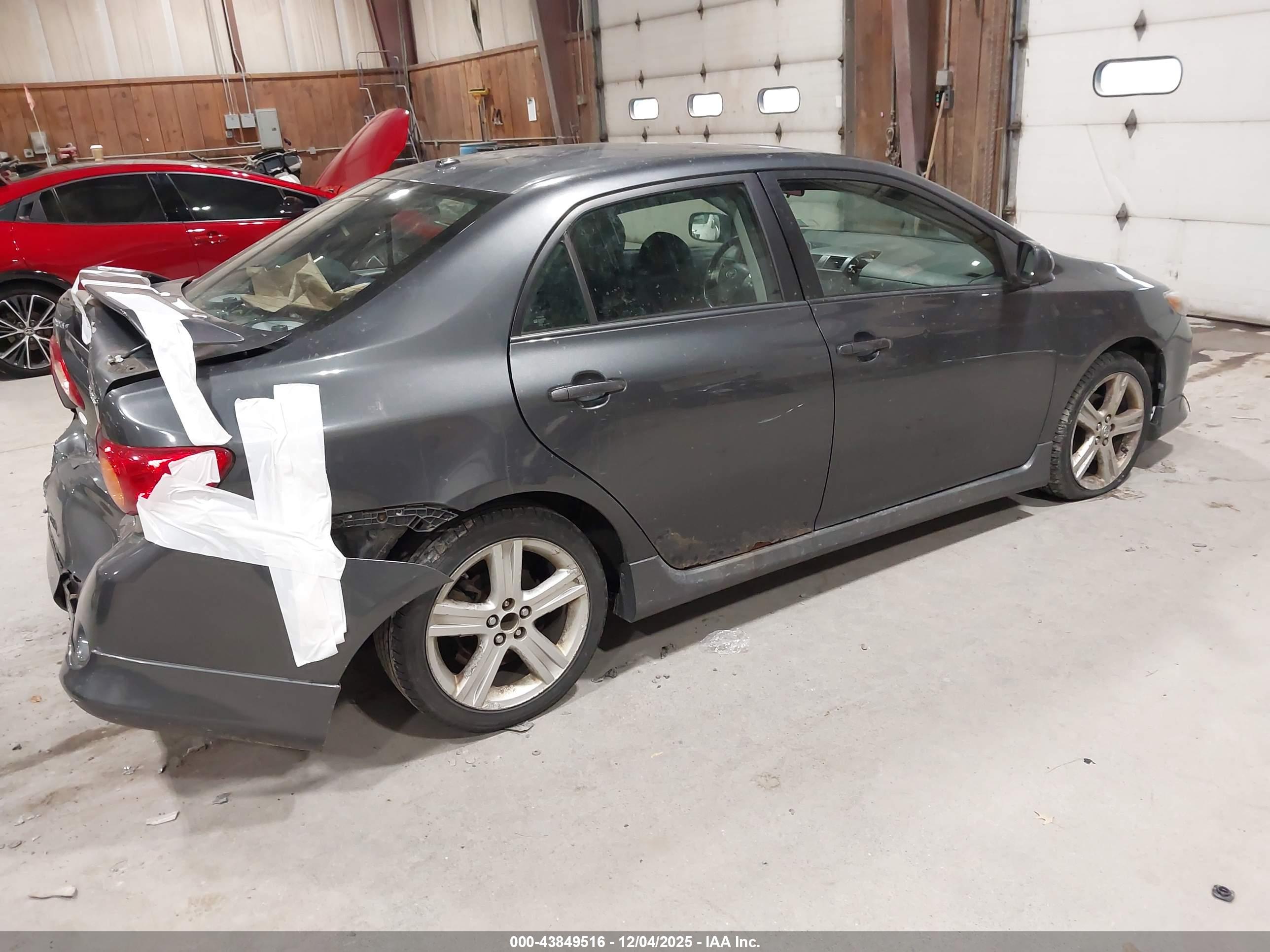 TOYOTA COROLLA image 4