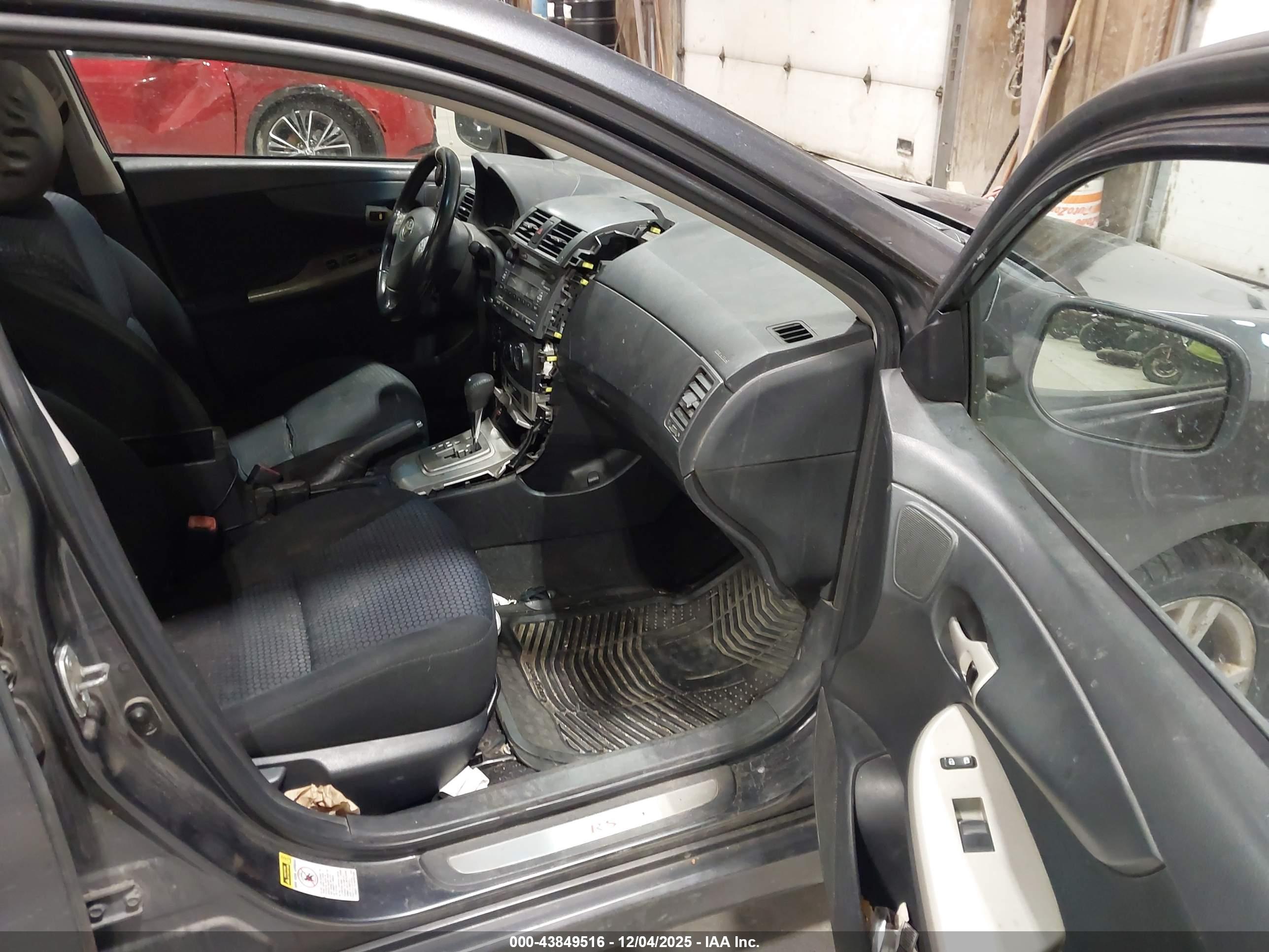 TOYOTA COROLLA image 5