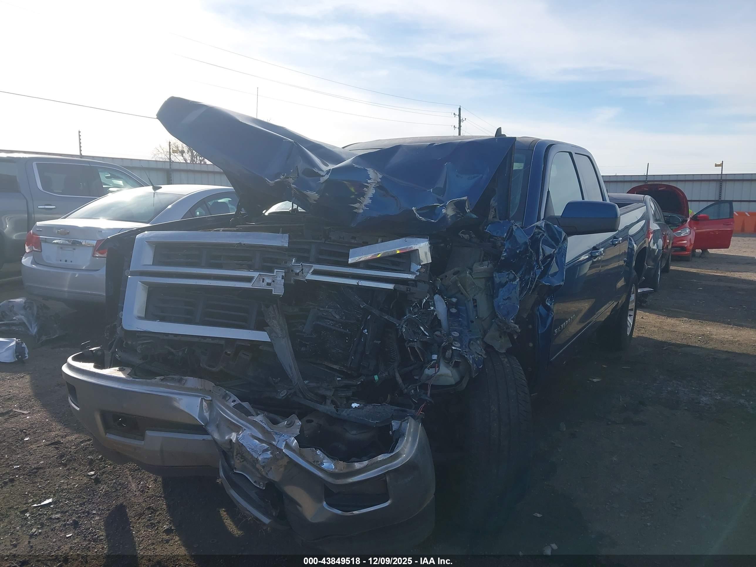 CHEVROLET SILVERADO image 2
