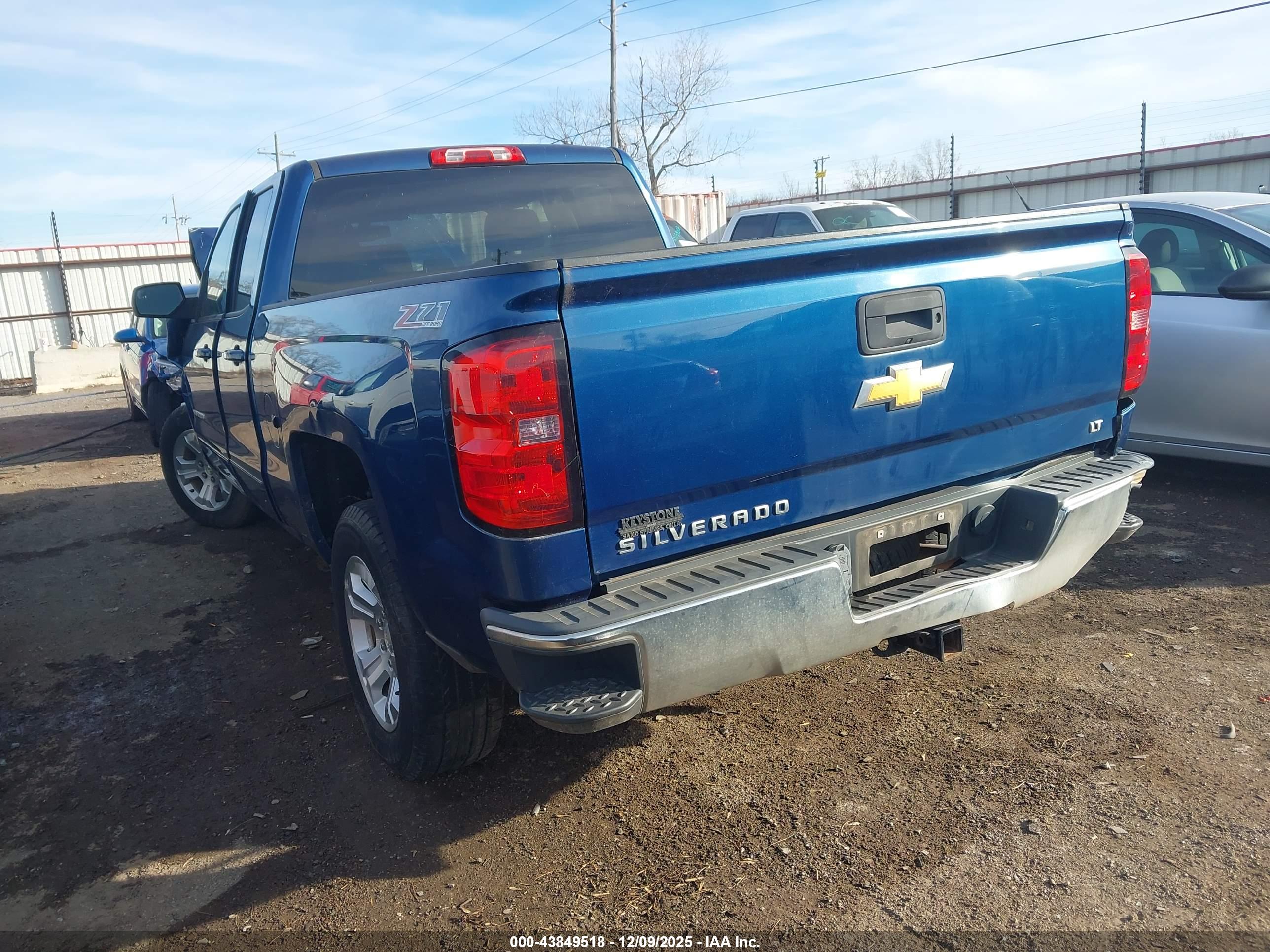 CHEVROLET SILVERADO image 3