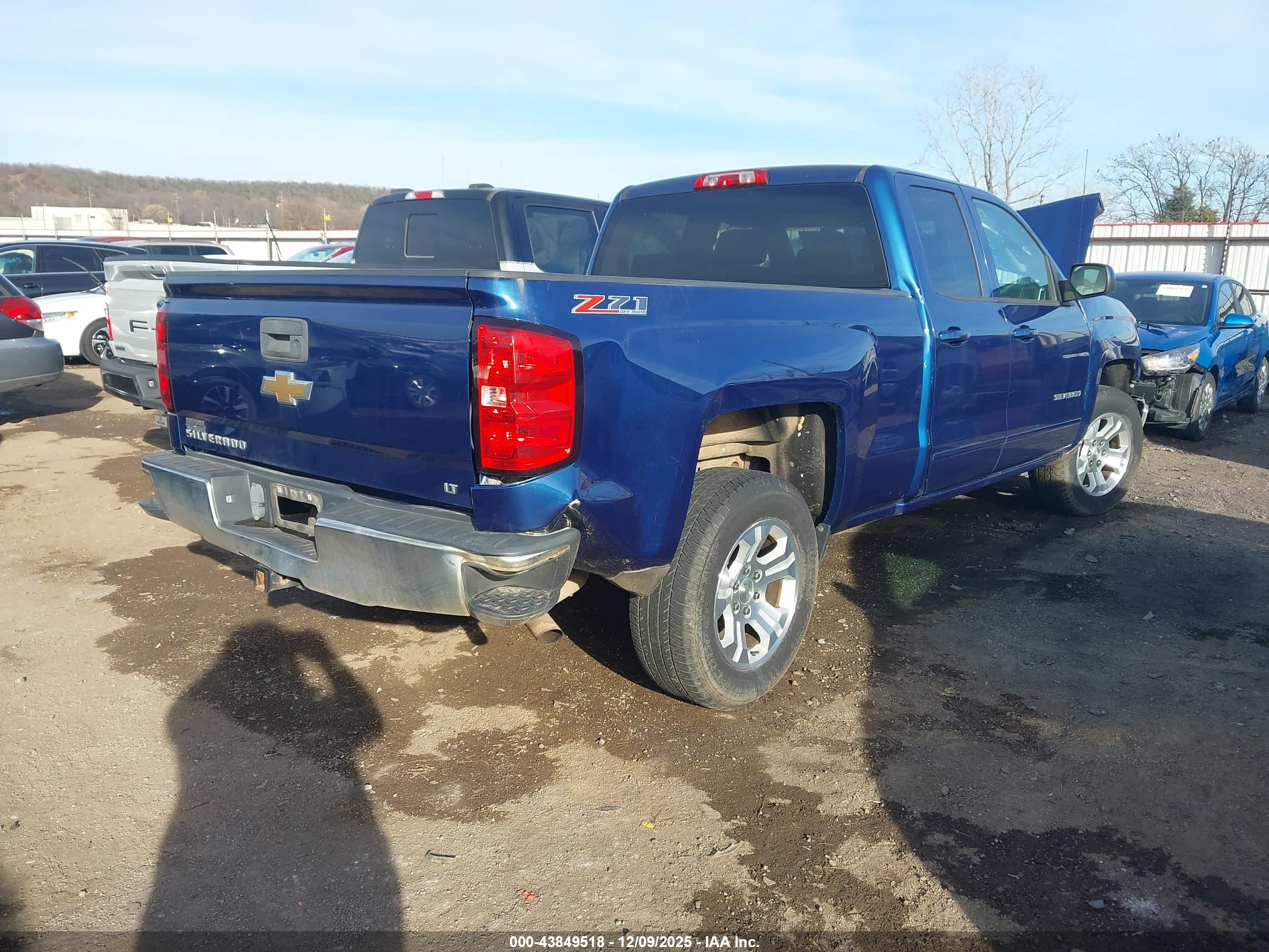 CHEVROLET SILVERADO image 4