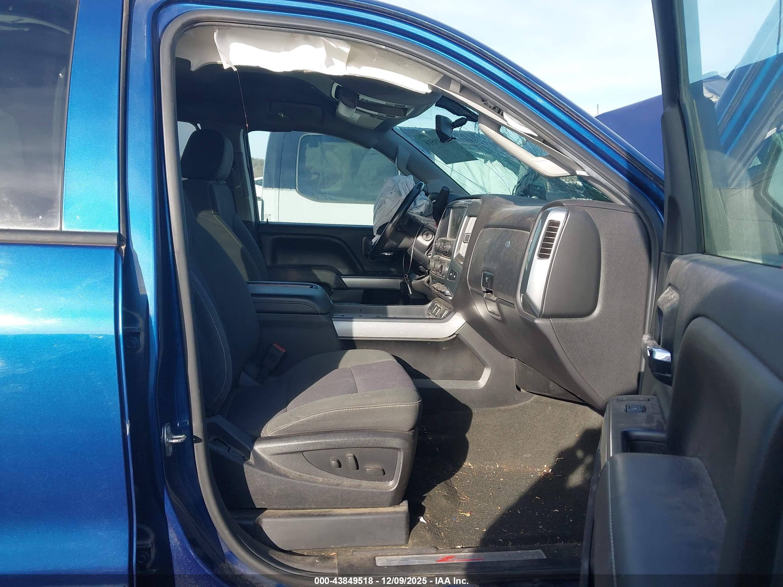 CHEVROLET SILVERADO image 5