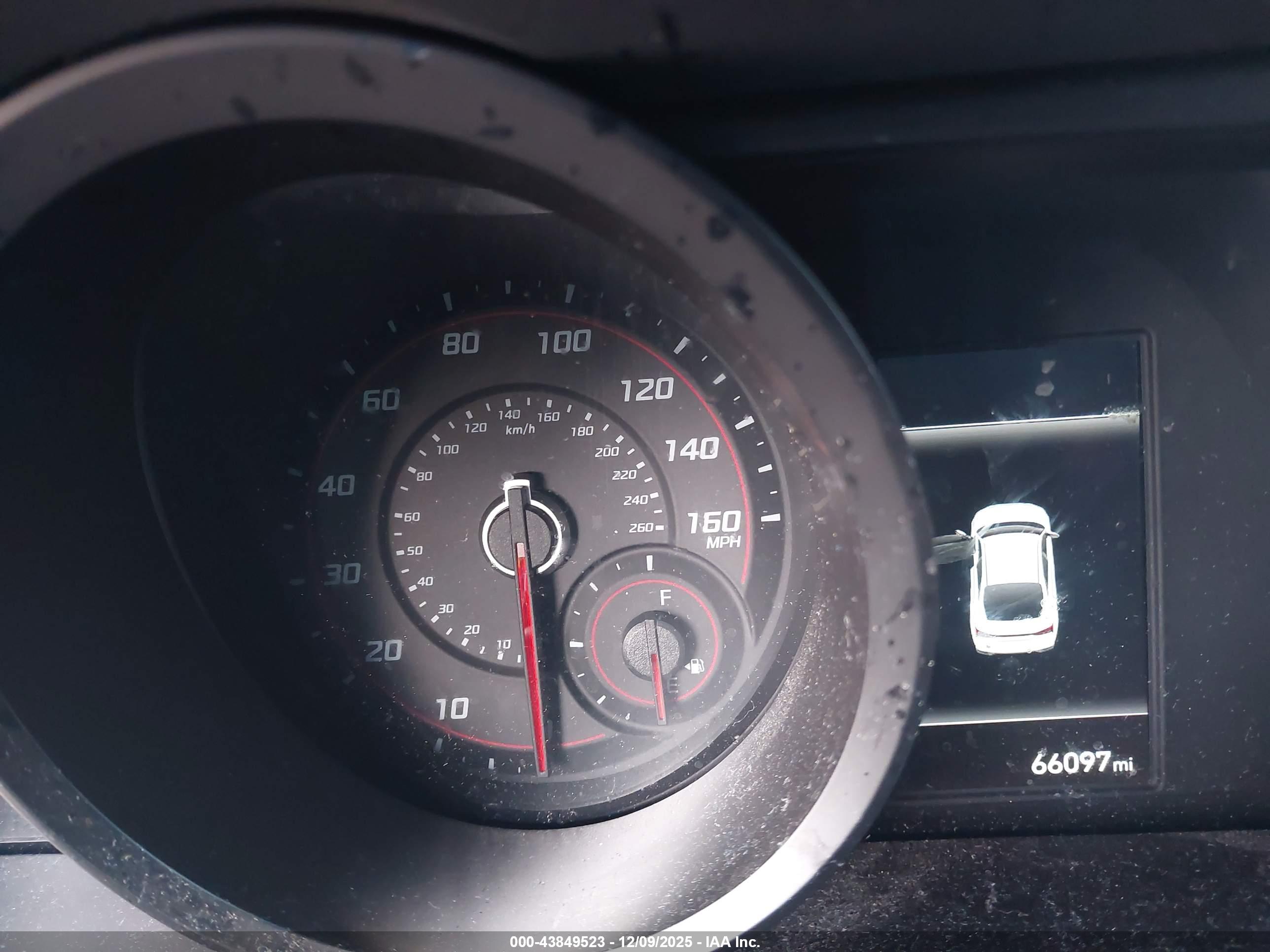 HYUNDAI ELANTRA image 7