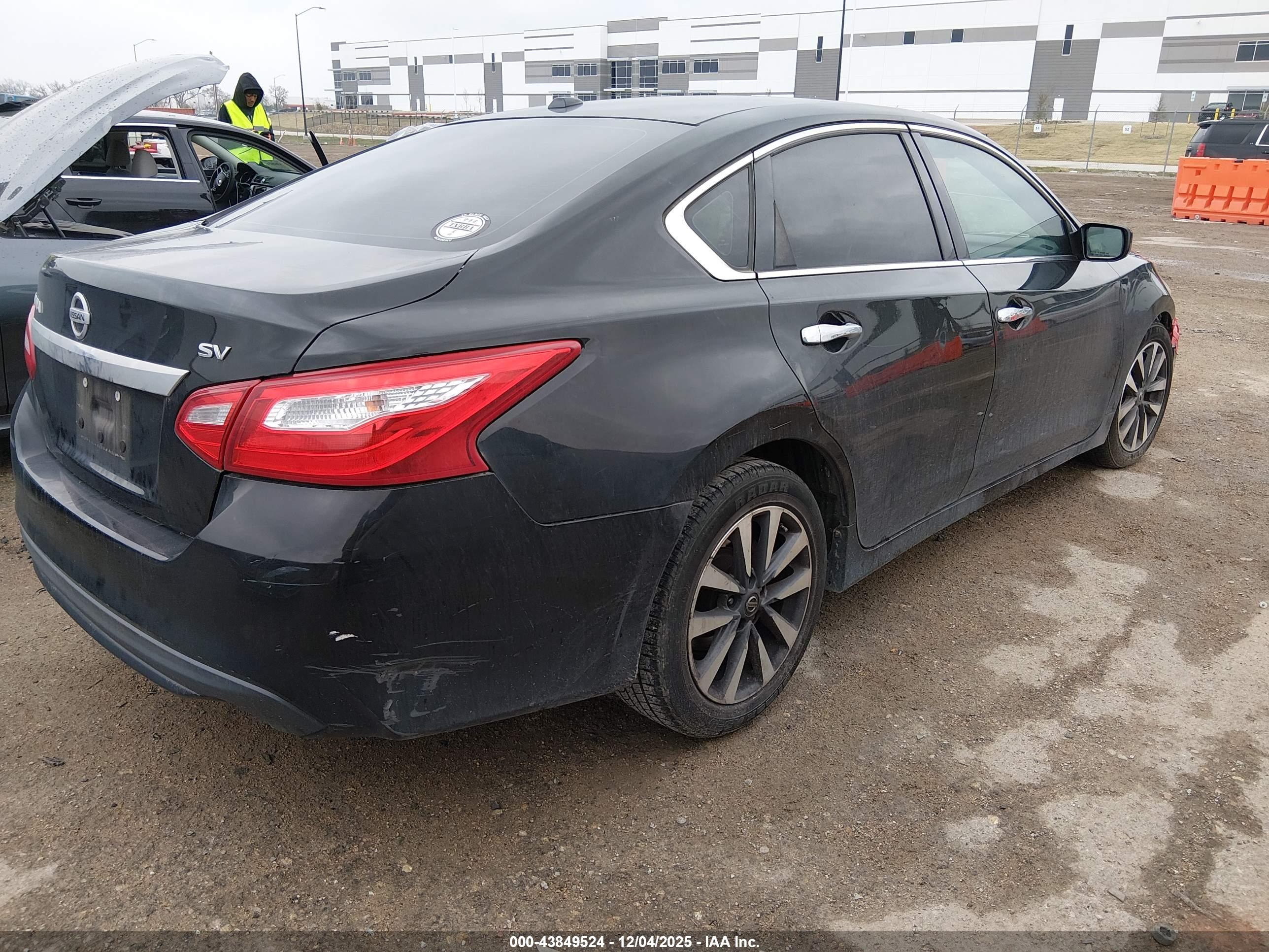 NISSAN ALTIMA image 4