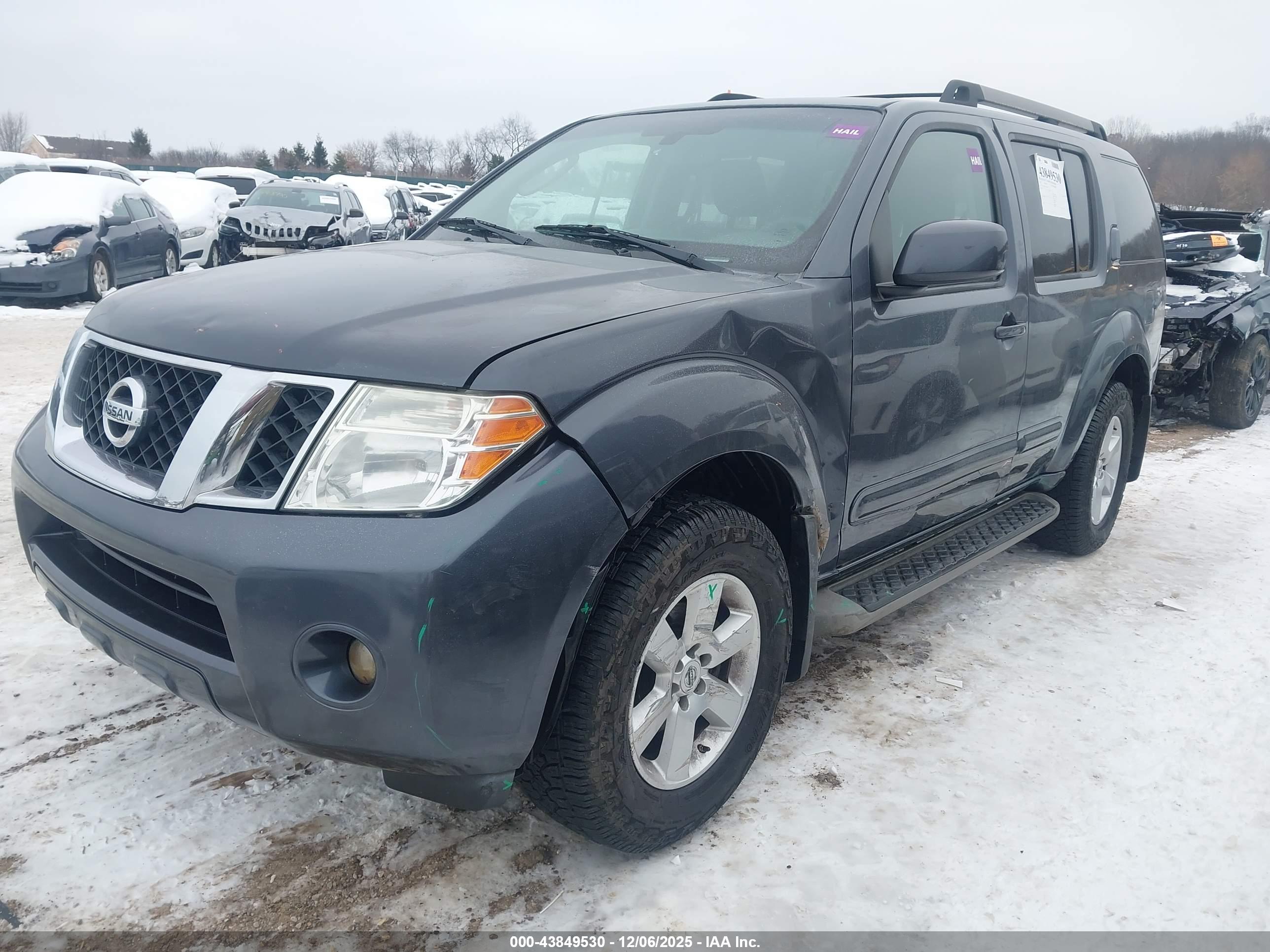 NISSAN PATHFINDER image 2