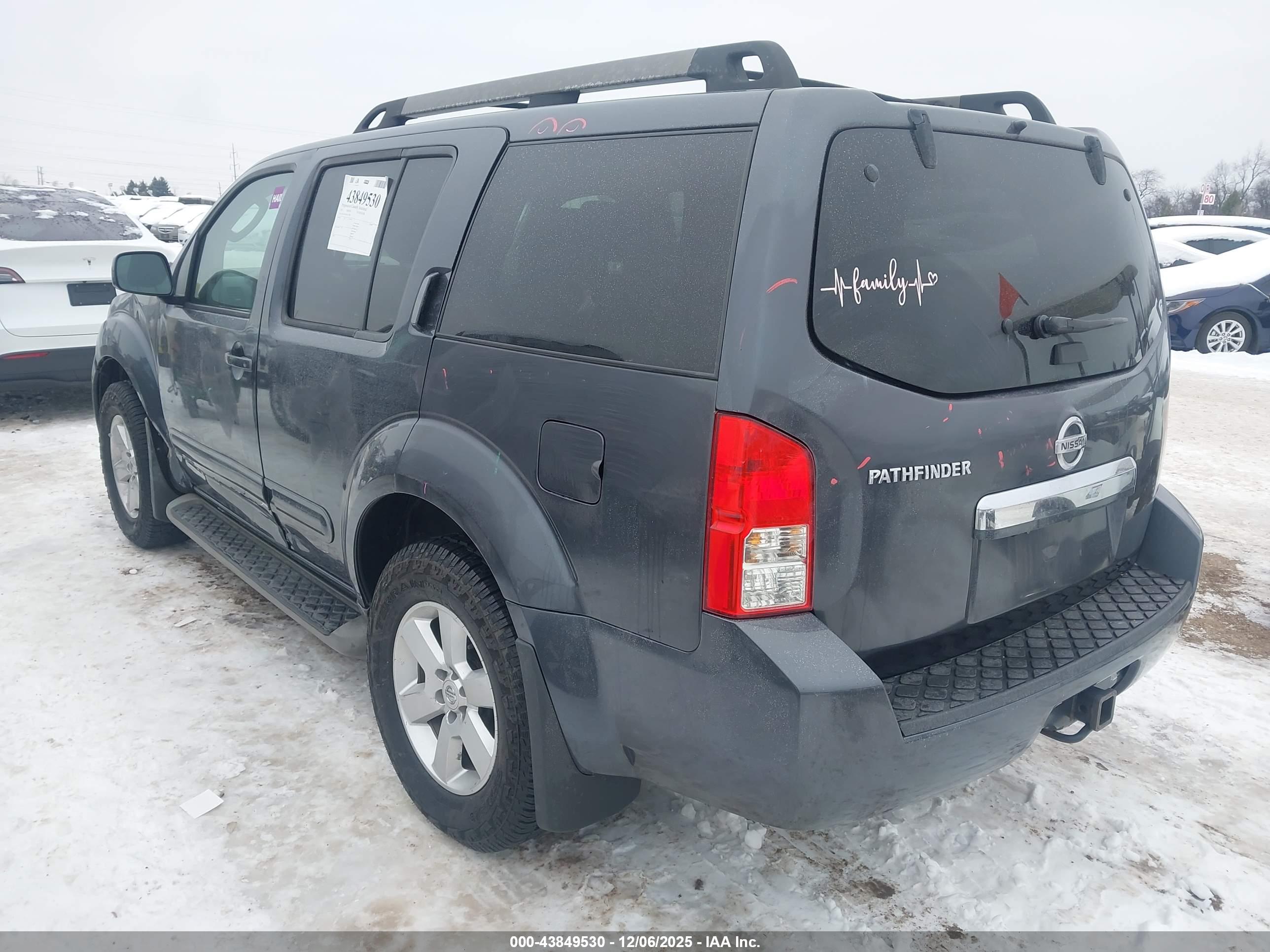 NISSAN PATHFINDER image 3