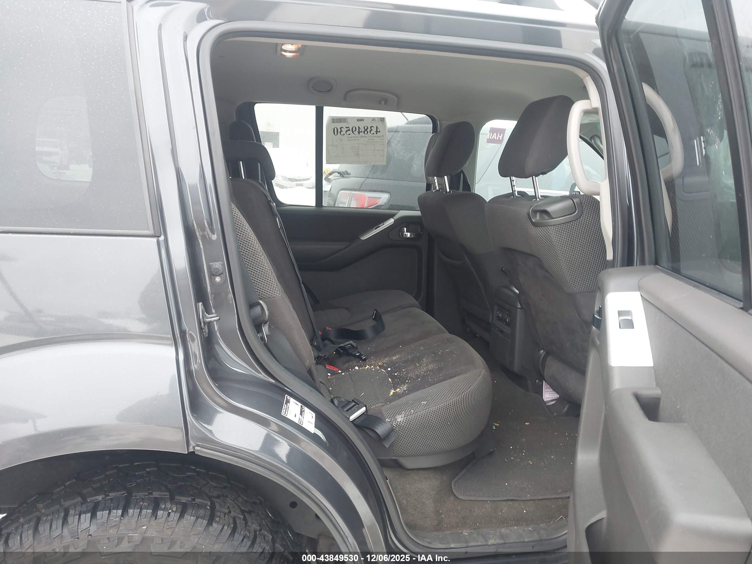 NISSAN PATHFINDER image 8