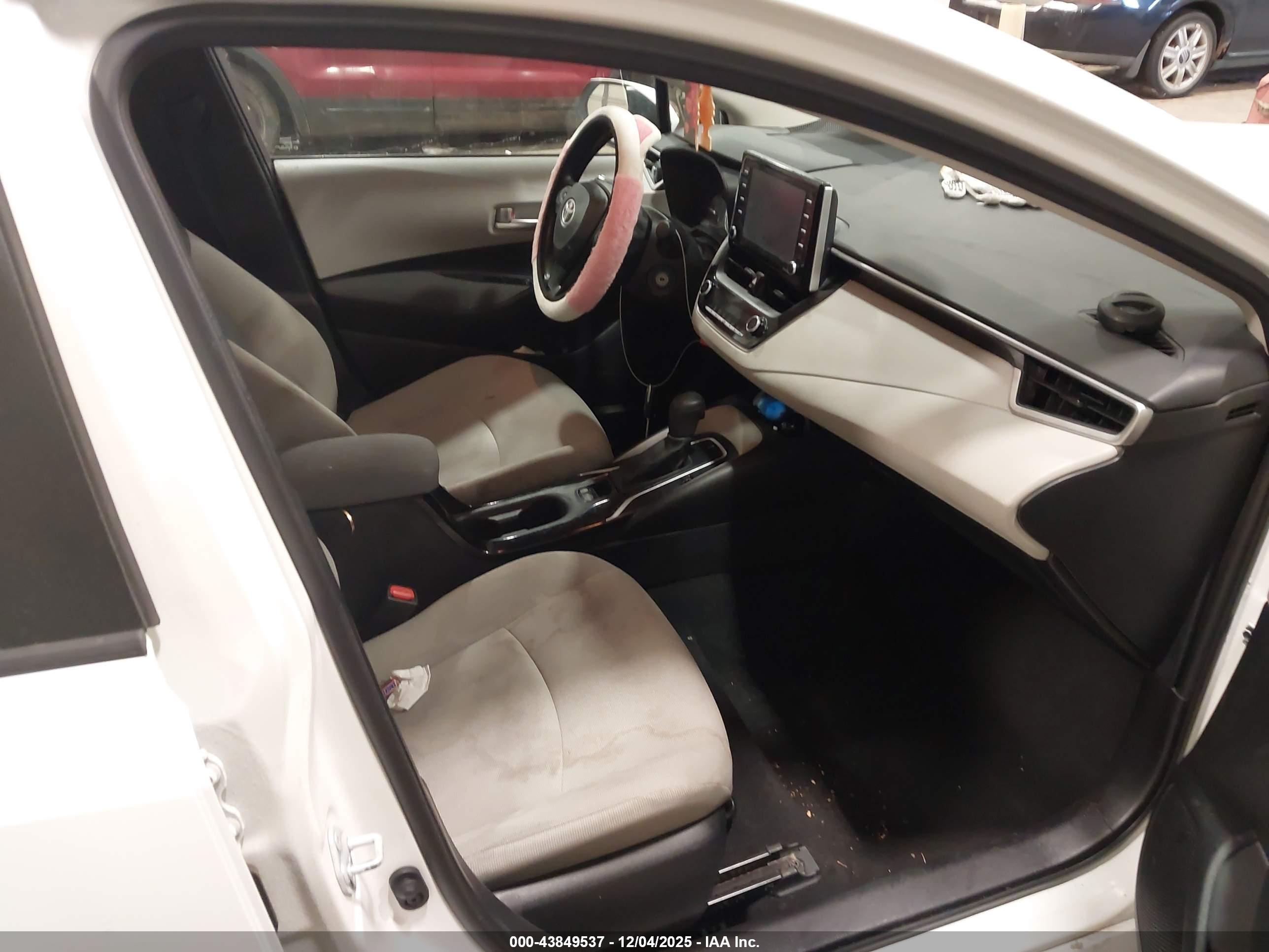 TOYOTA COROLLA image 5