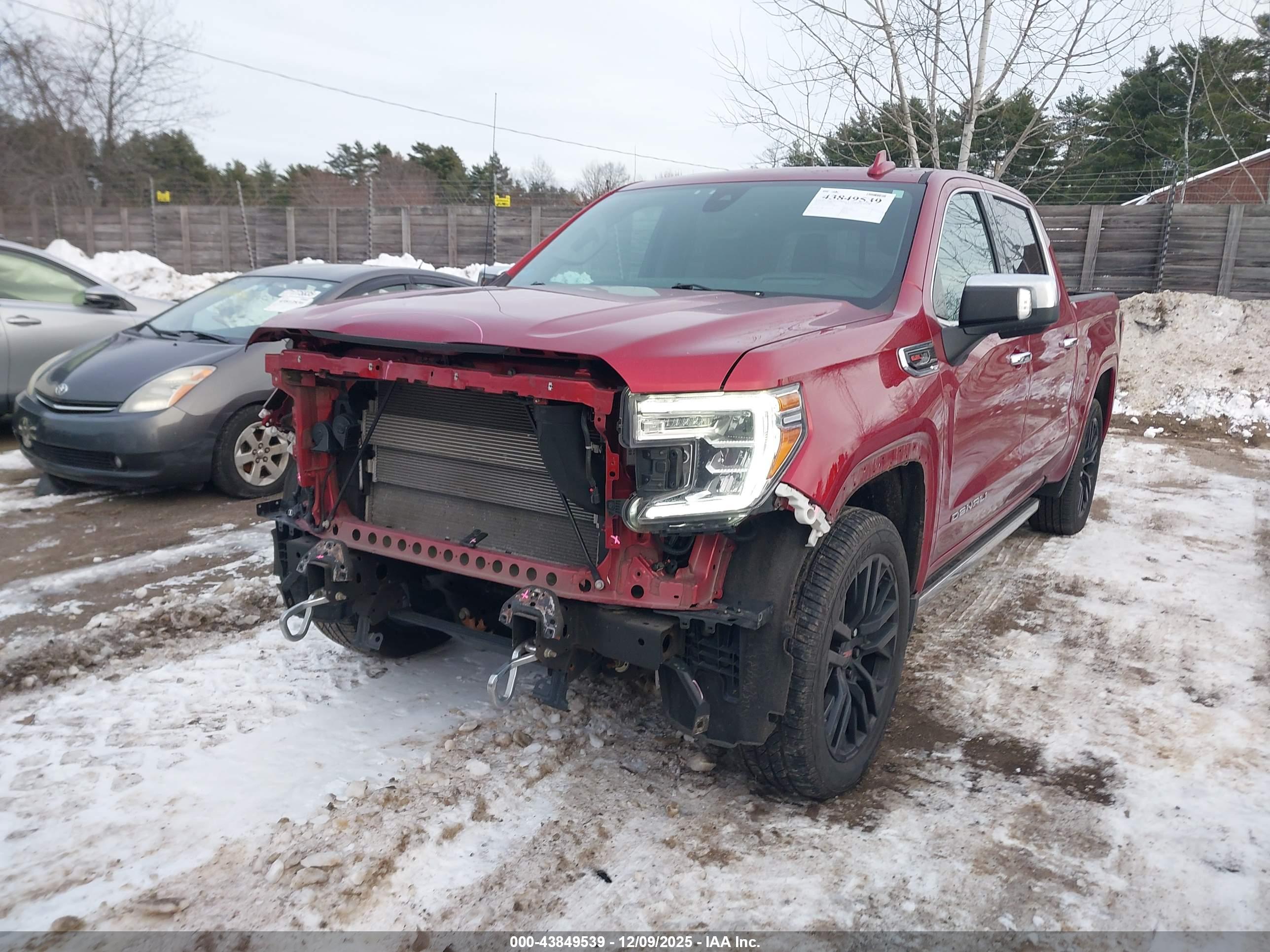 GMC SIERRA image 2