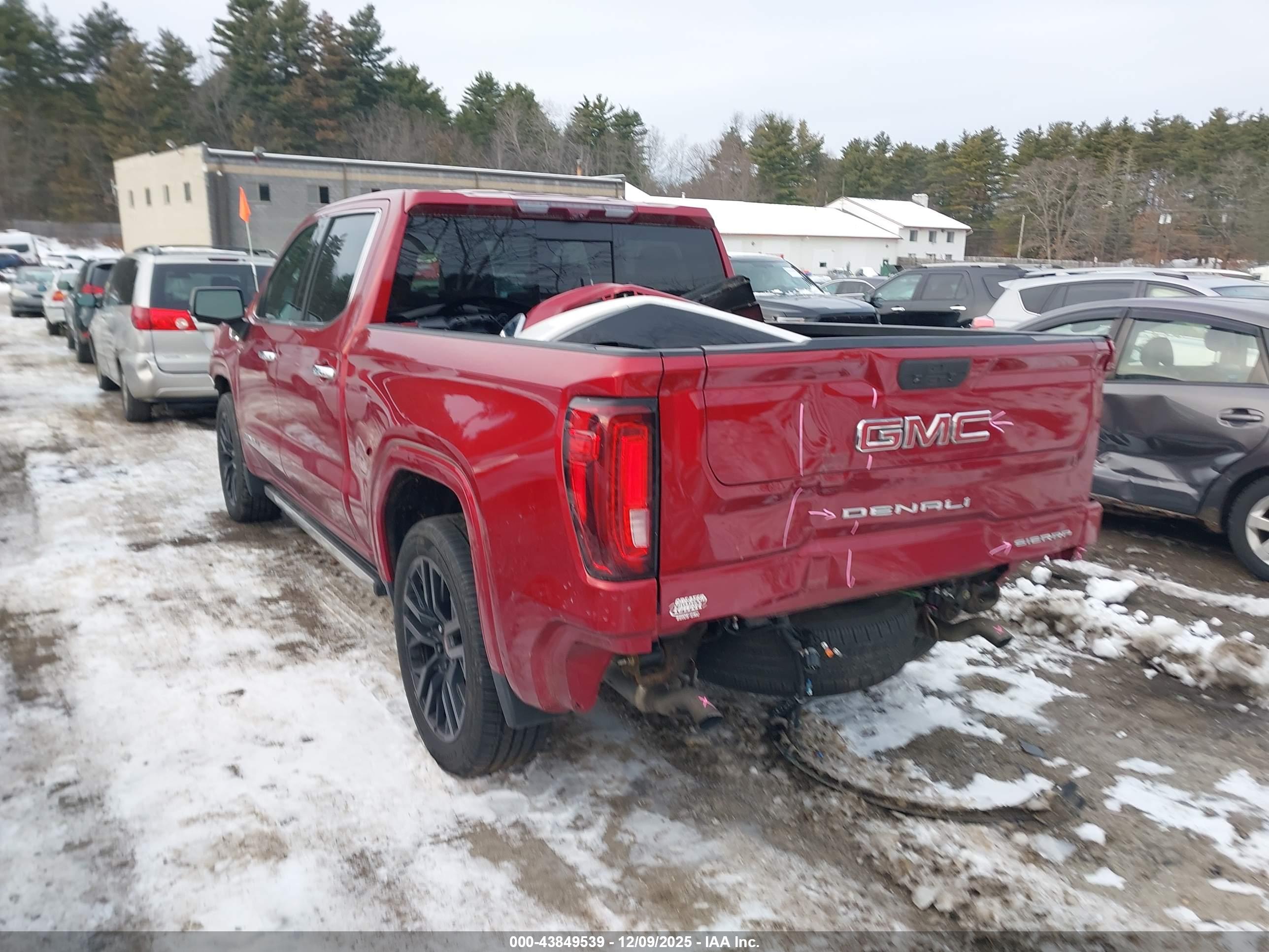 GMC SIERRA image 3