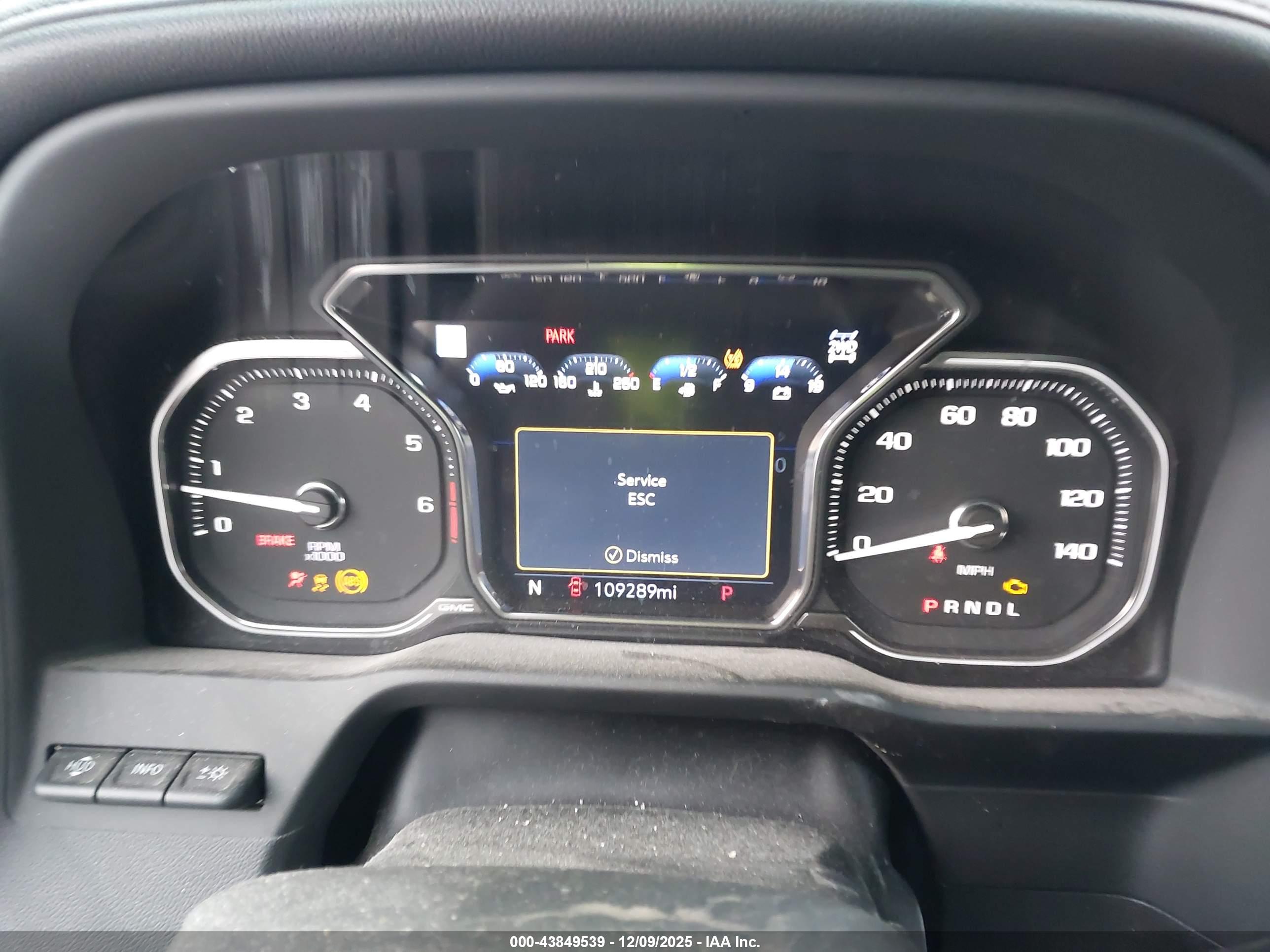 GMC SIERRA image 7