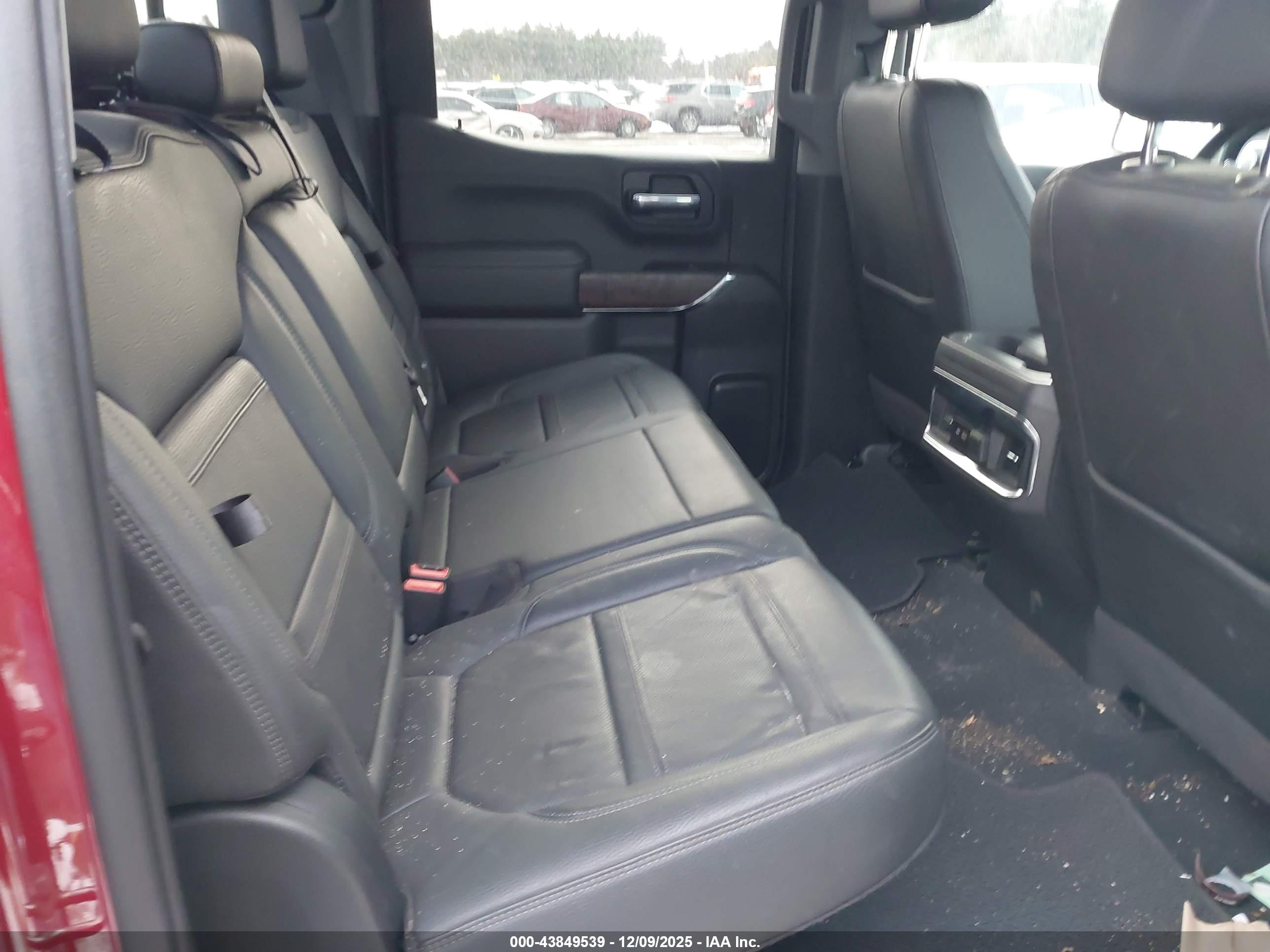 GMC SIERRA image 8