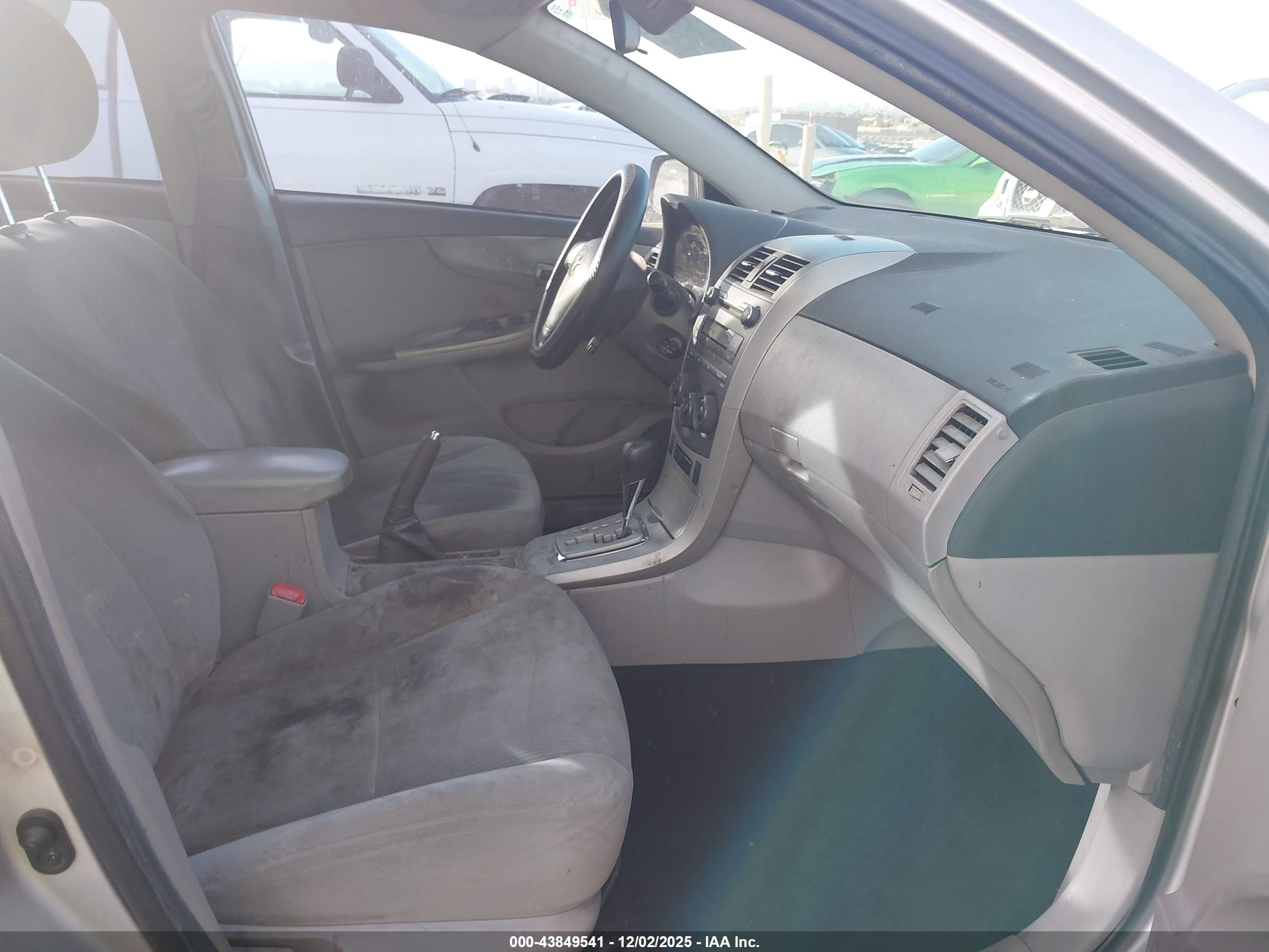 TOYOTA COROLLA image 5