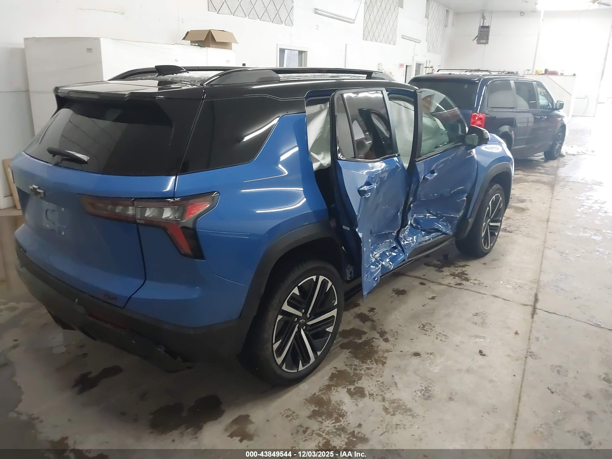 CHEVROLET EQUINOX image 4