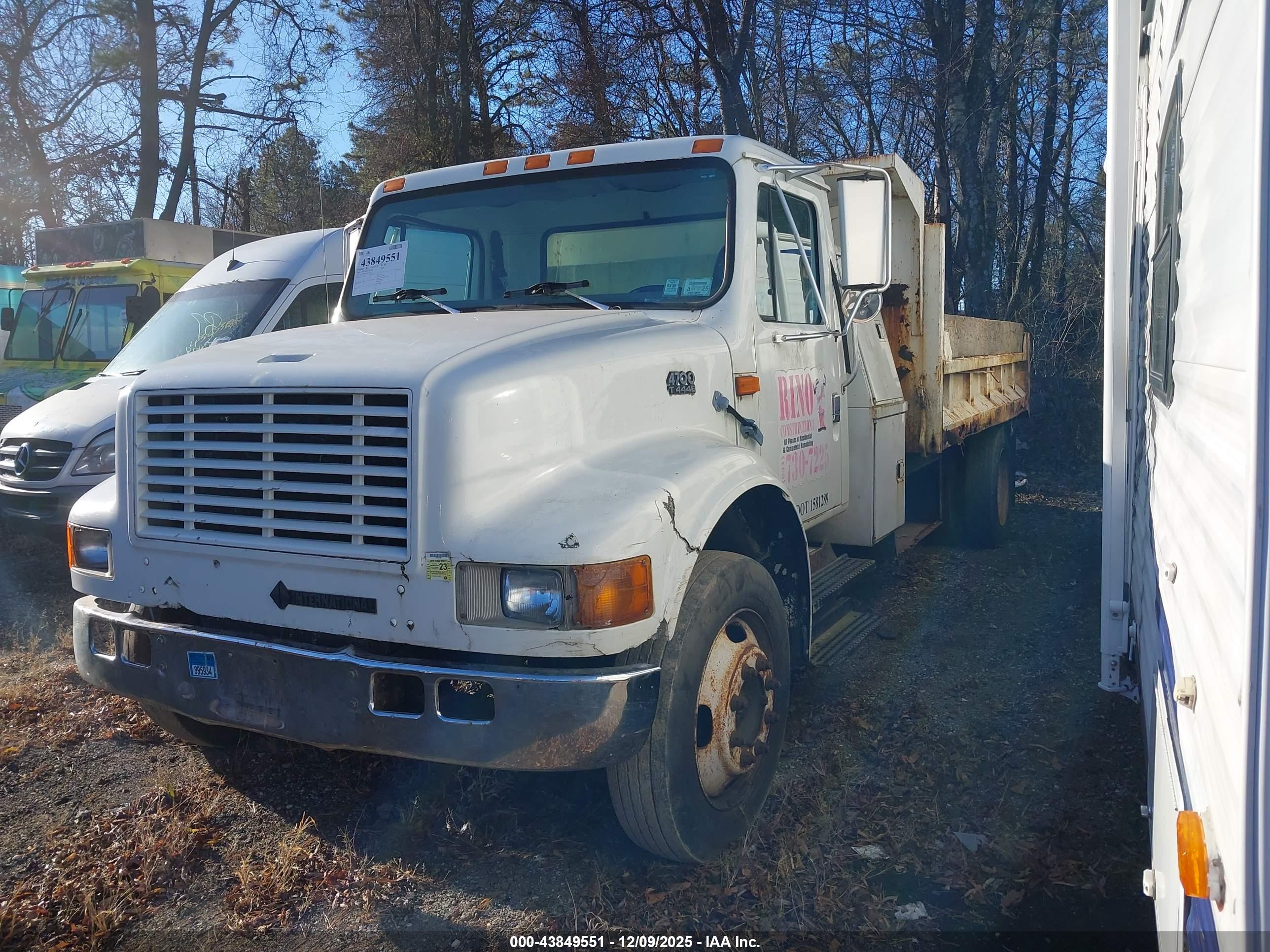 INTERNATIONAL 4000 image 2
