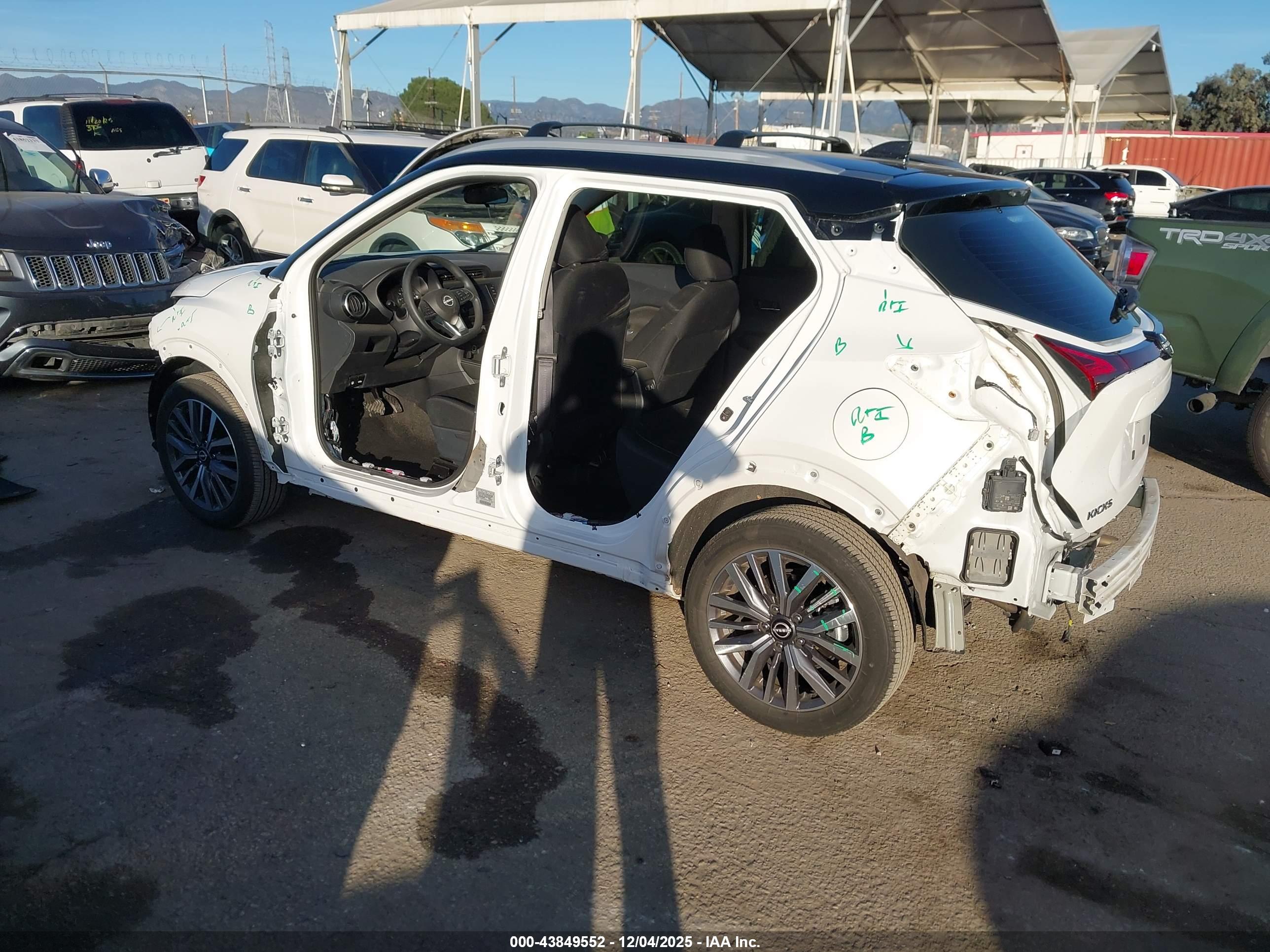 NISSAN KICKS image 3