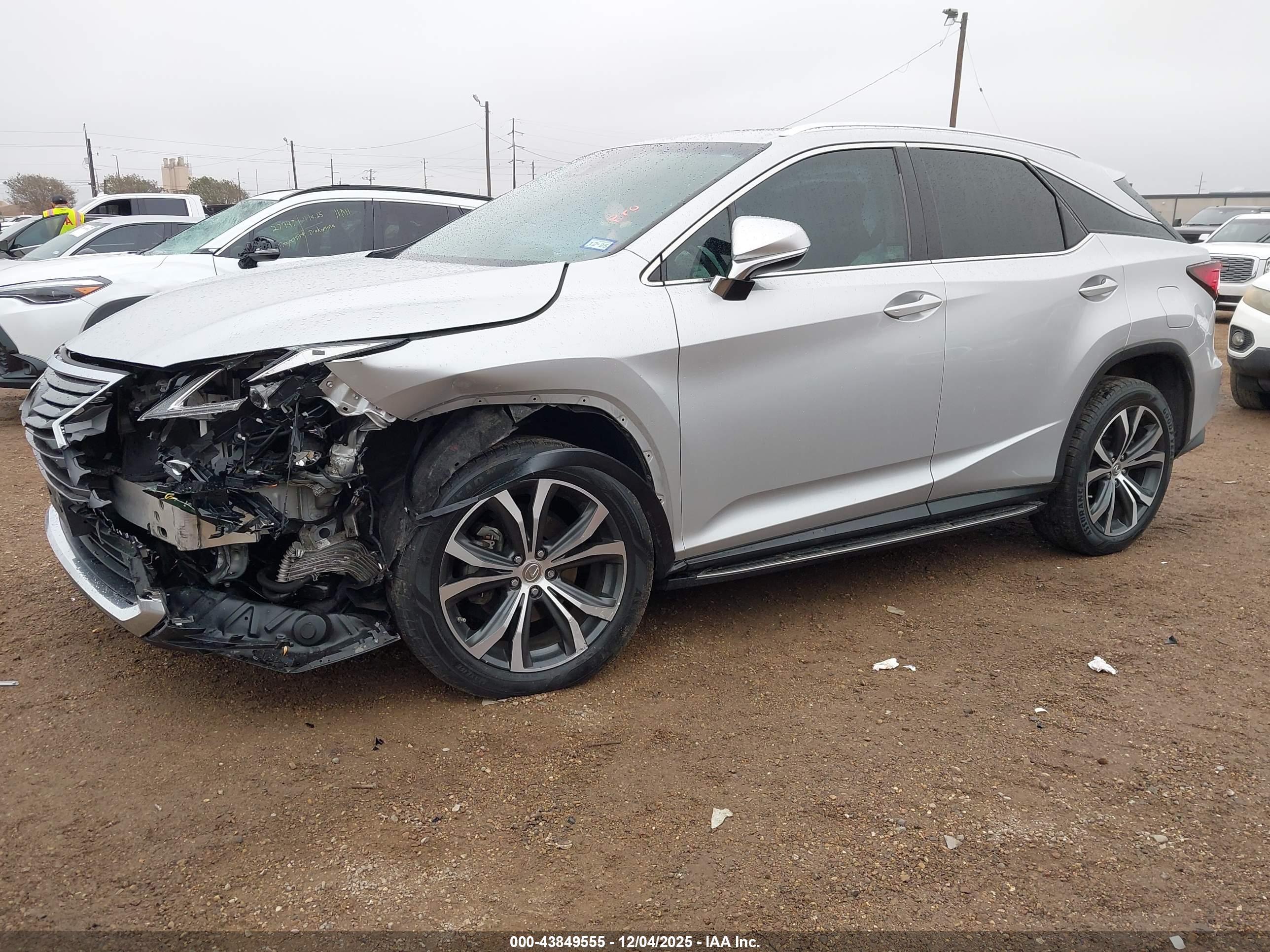 LEXUS RX image 2