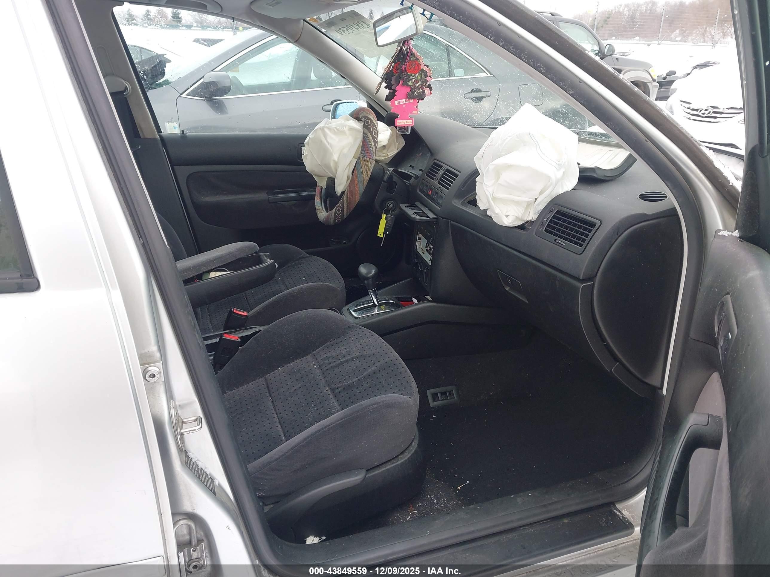 VOLKSWAGEN JETTA image 5