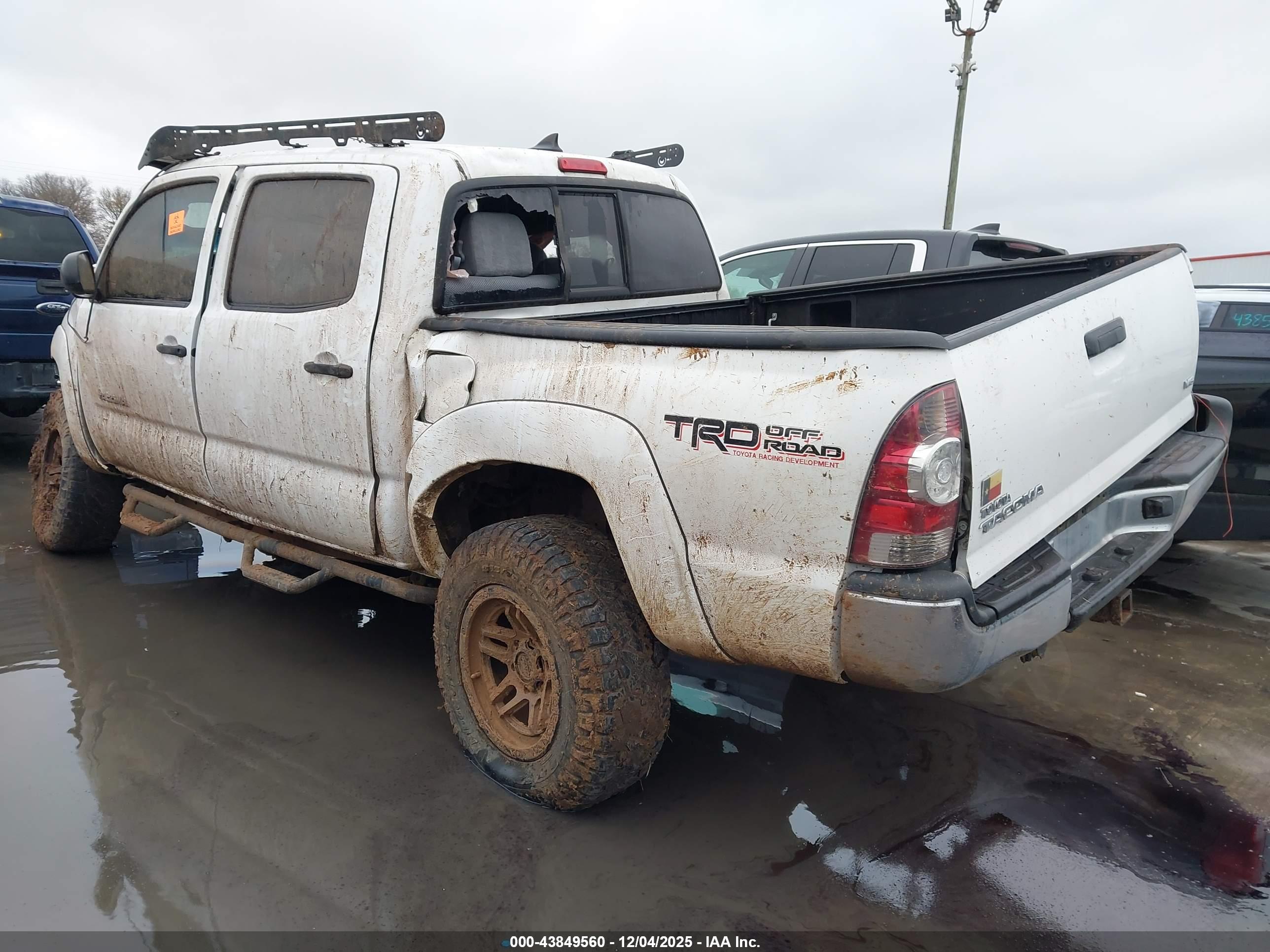 TOYOTA TACOMA image 3