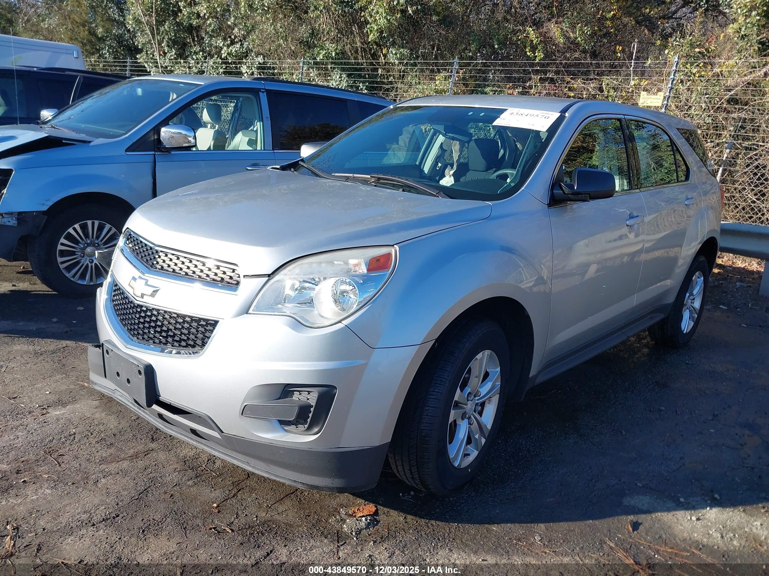 CHEVROLET EQUINOX image 2