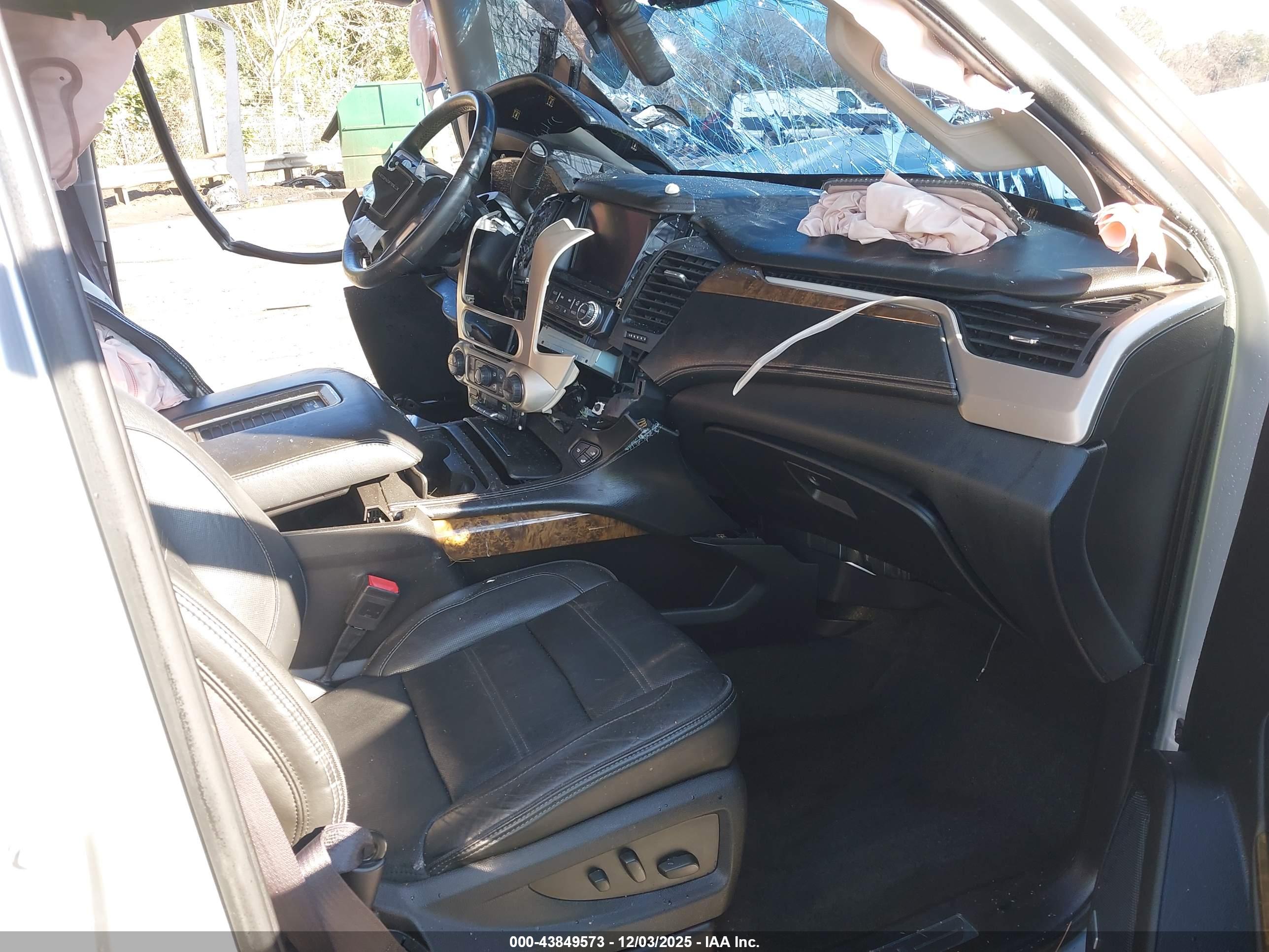 GMC YUKON image 5