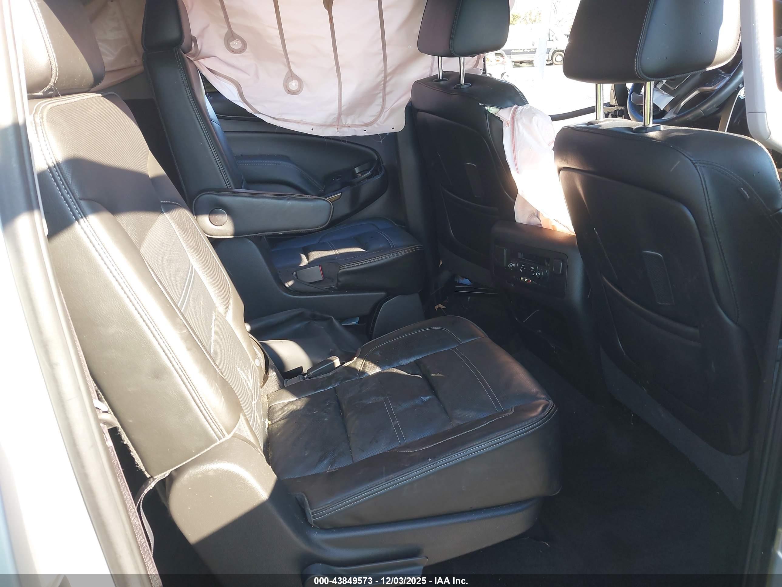 GMC YUKON image 8