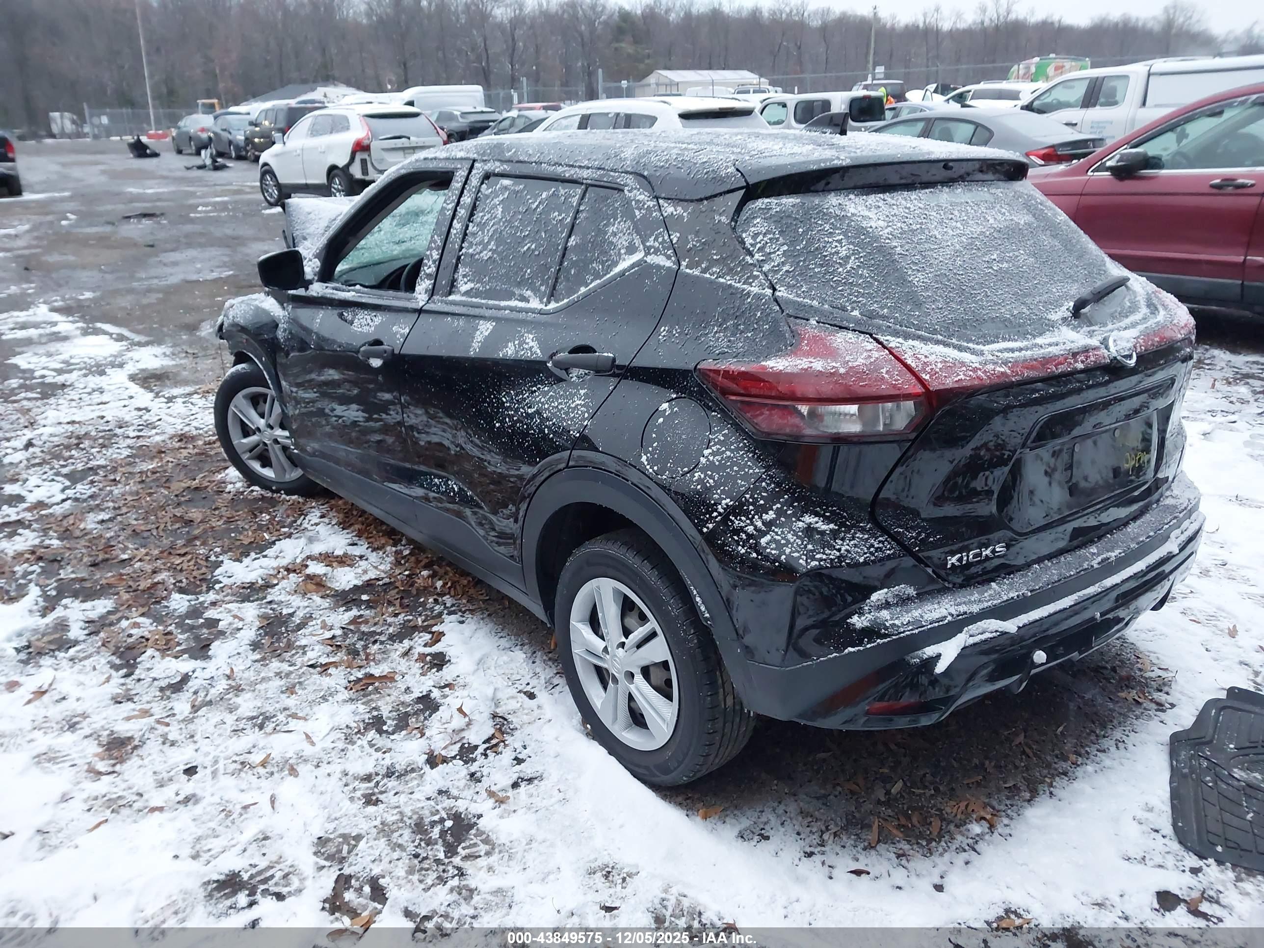 NISSAN KICKS image 3