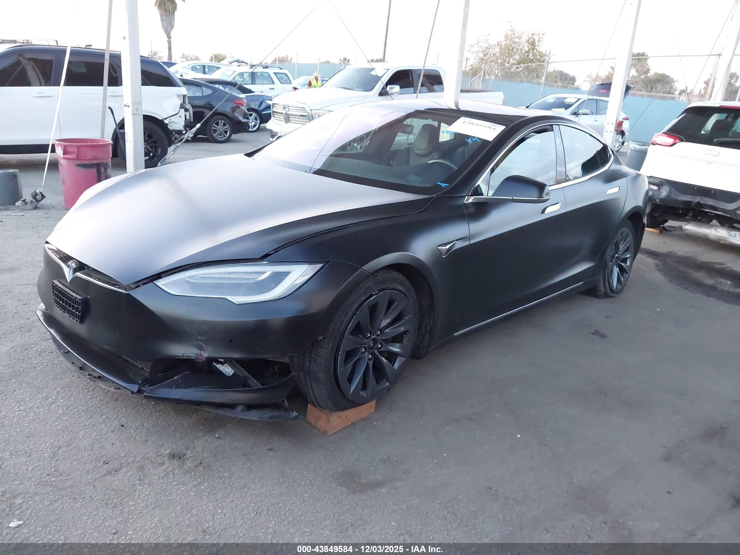 TESLA MODEL image 2
