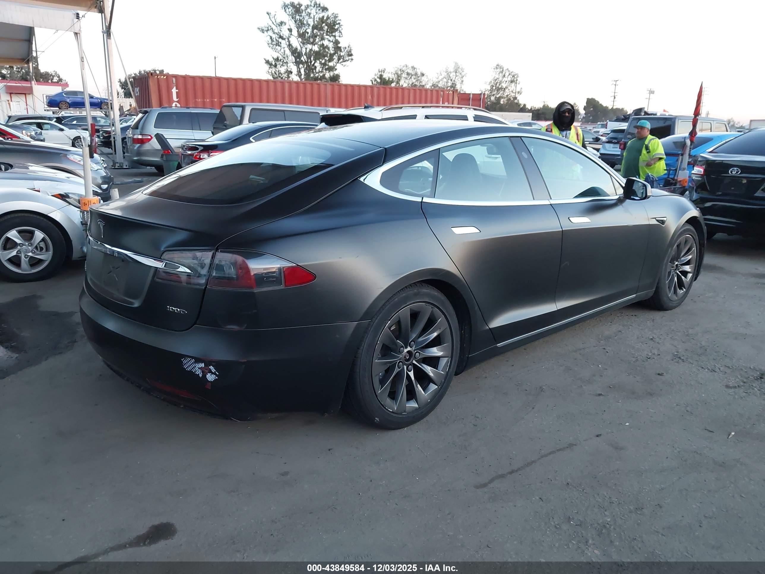 TESLA MODEL image 4