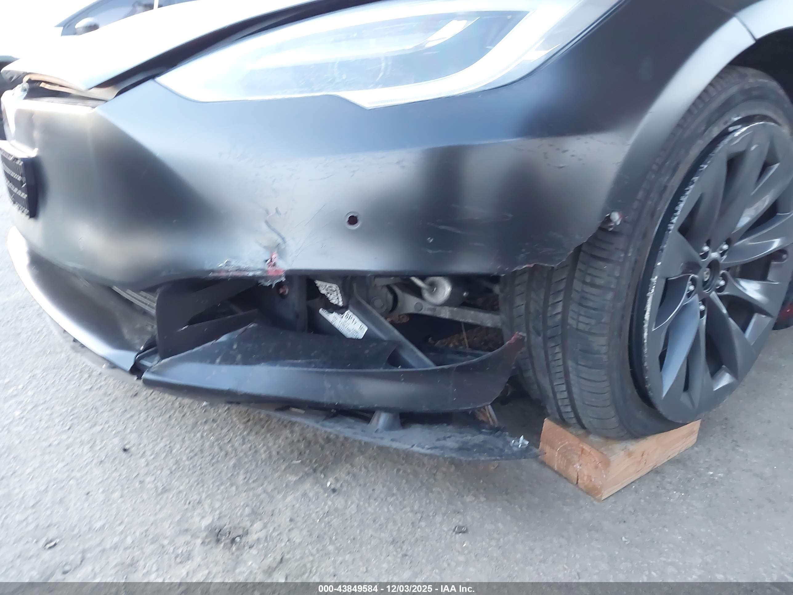 TESLA MODEL image 6