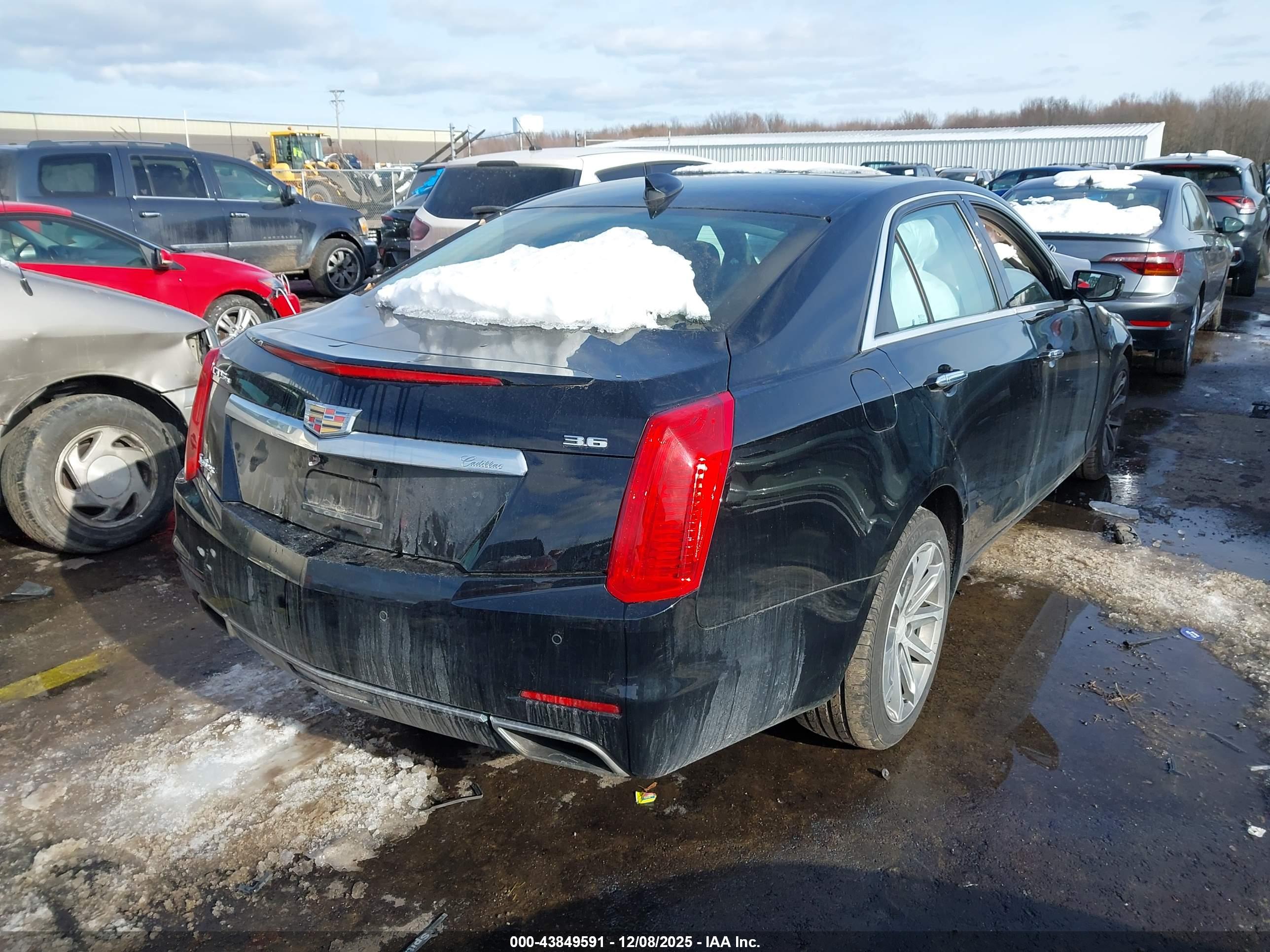 CADILLAC CTS image 4