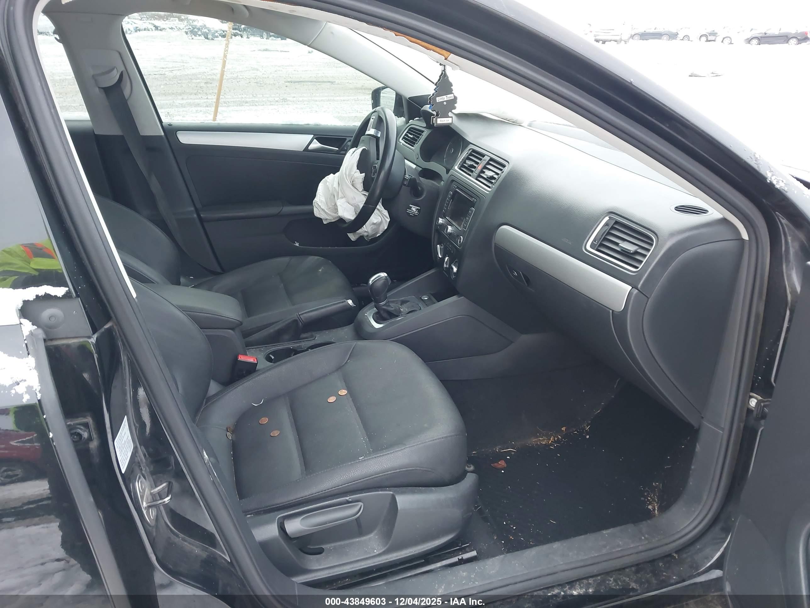 VOLKSWAGEN JETTA image 5