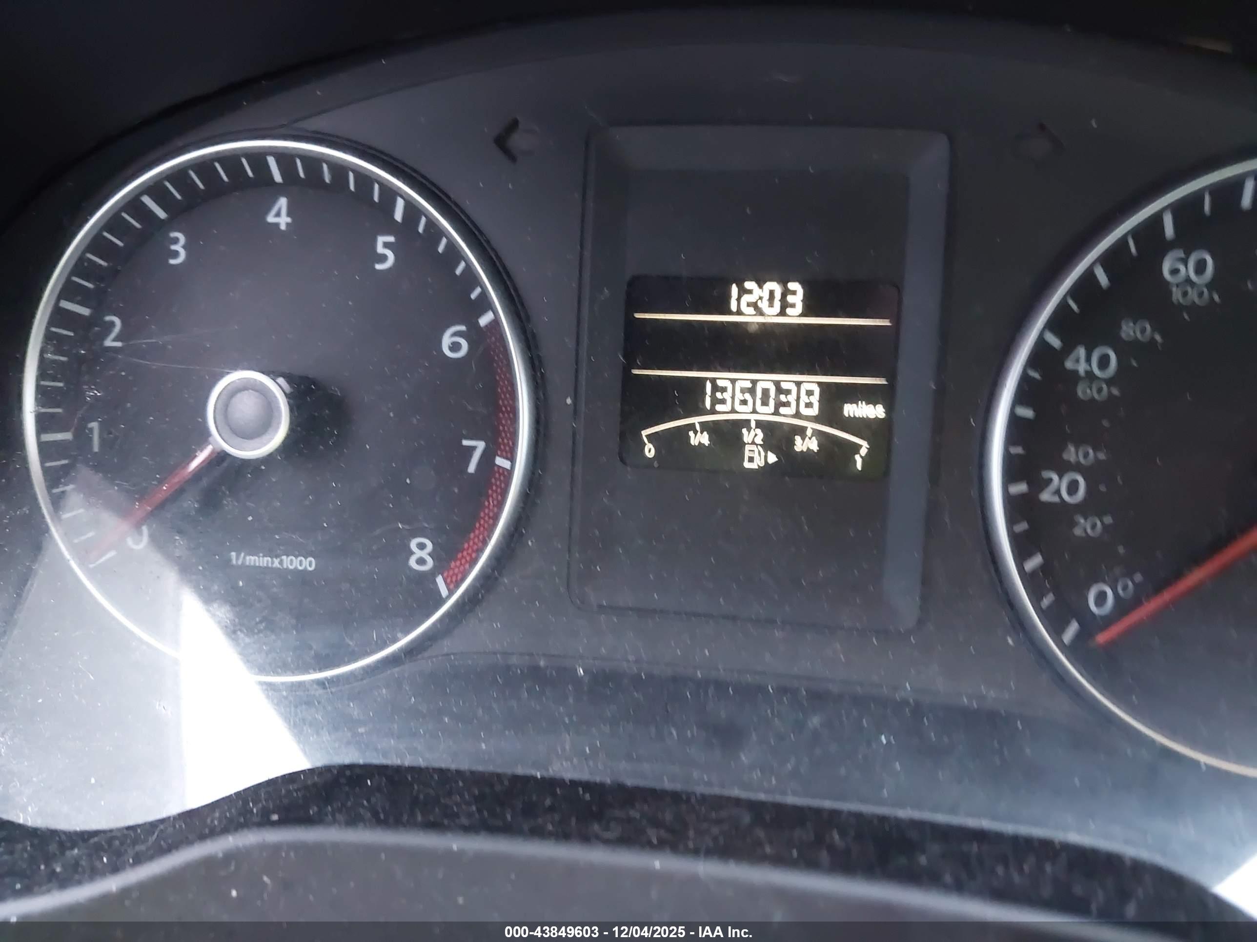 VOLKSWAGEN JETTA image 7