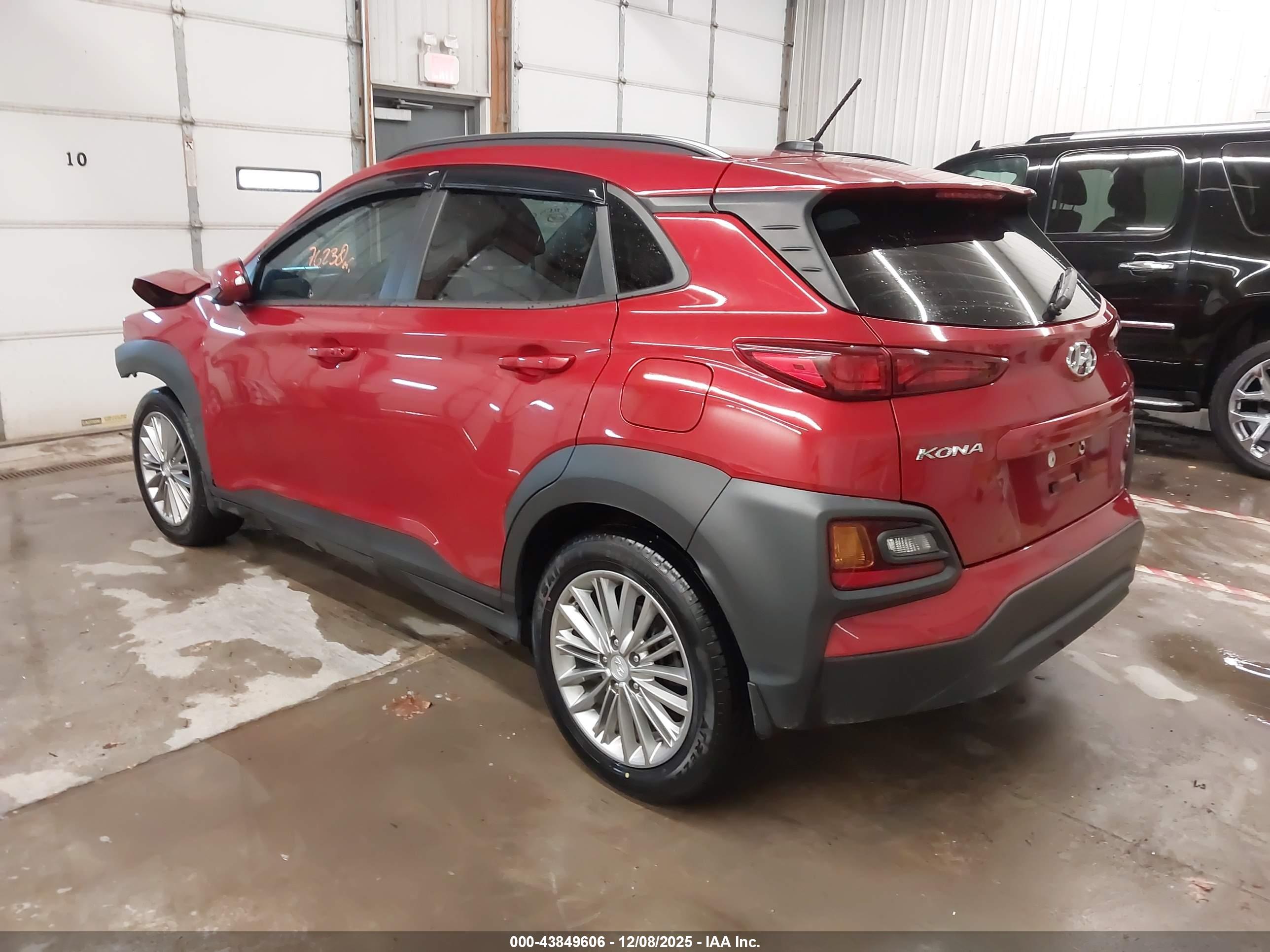 HYUNDAI KONA image 3