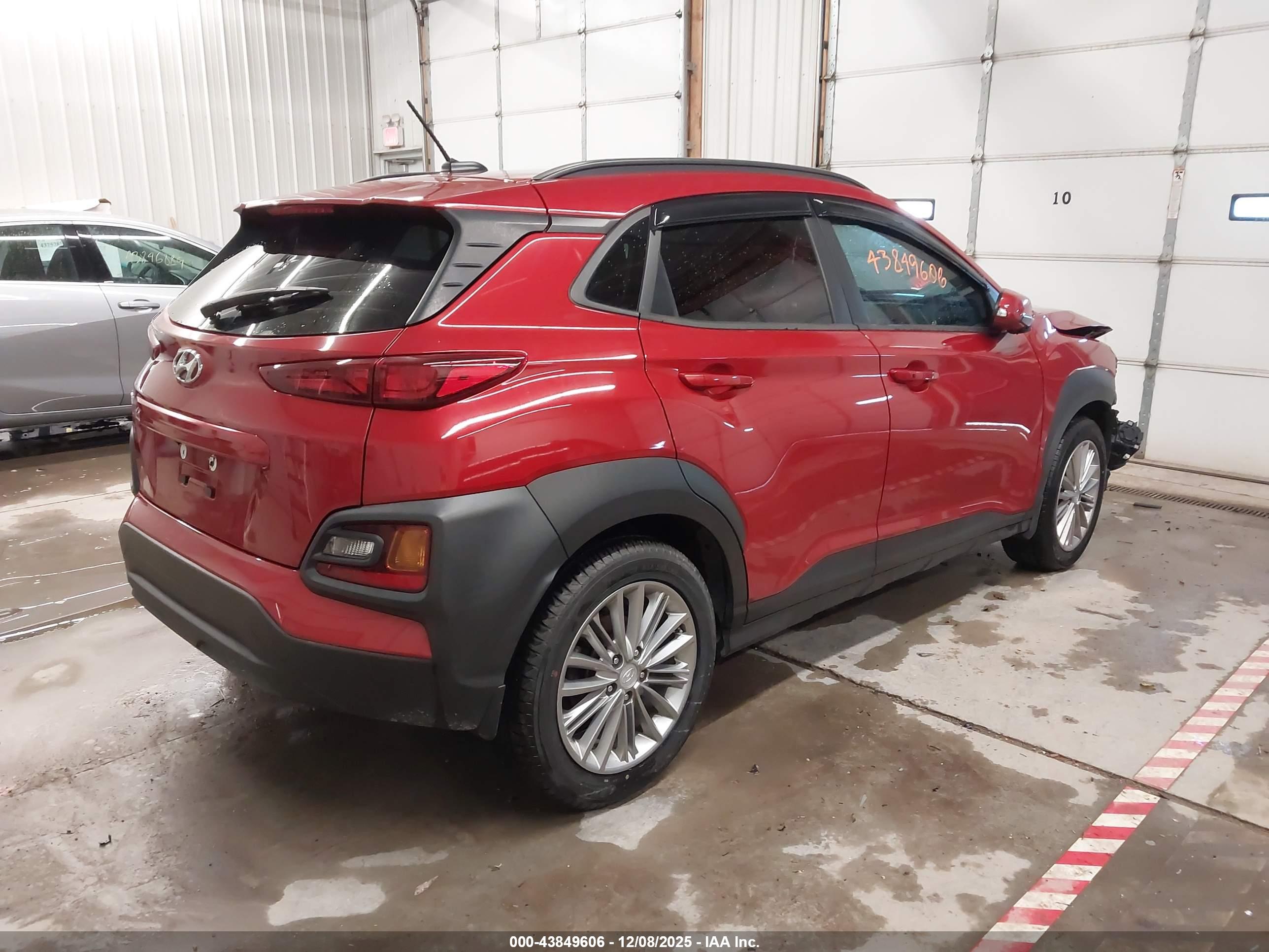 HYUNDAI KONA image 4