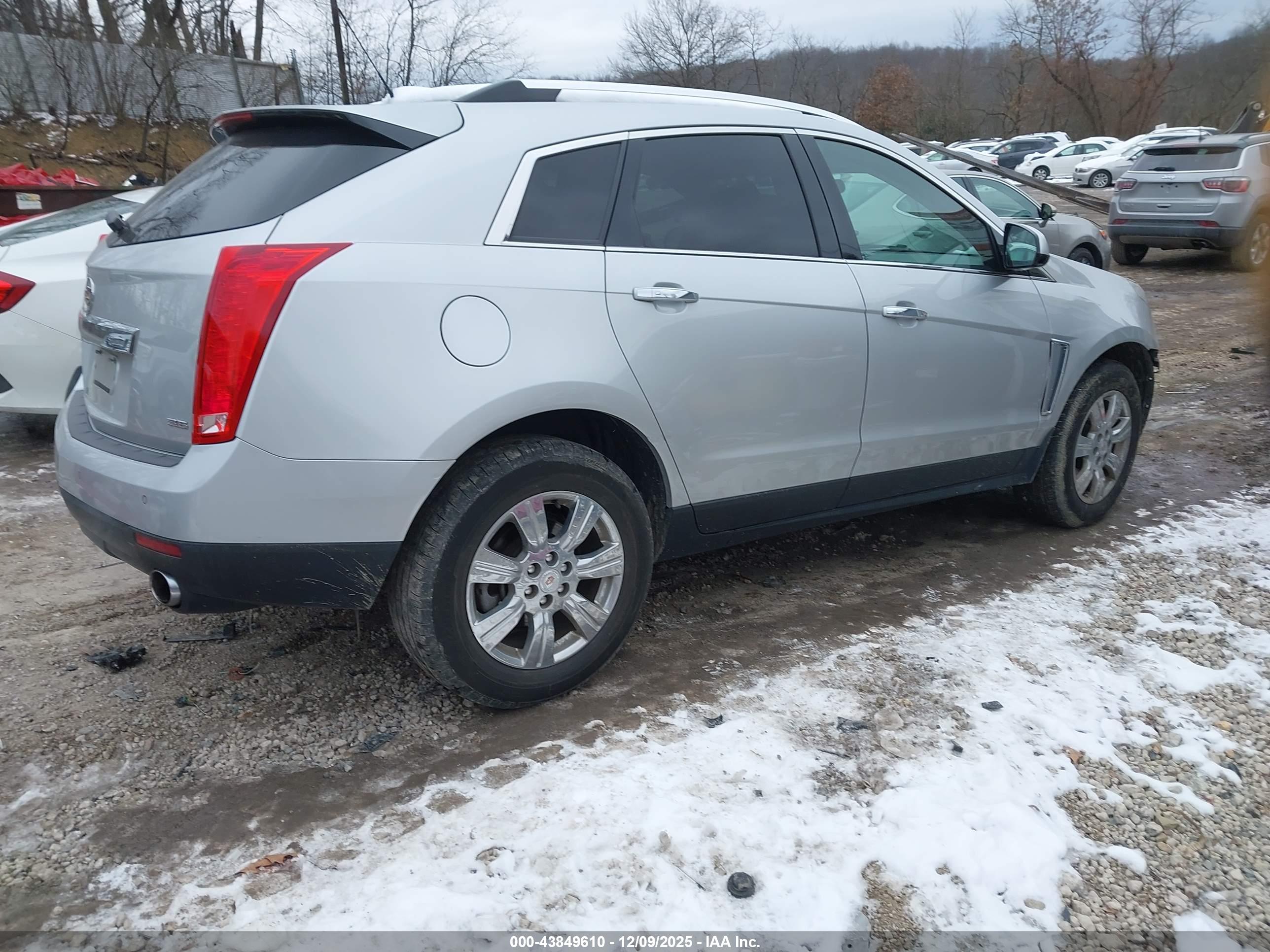 CADILLAC SRX image 4