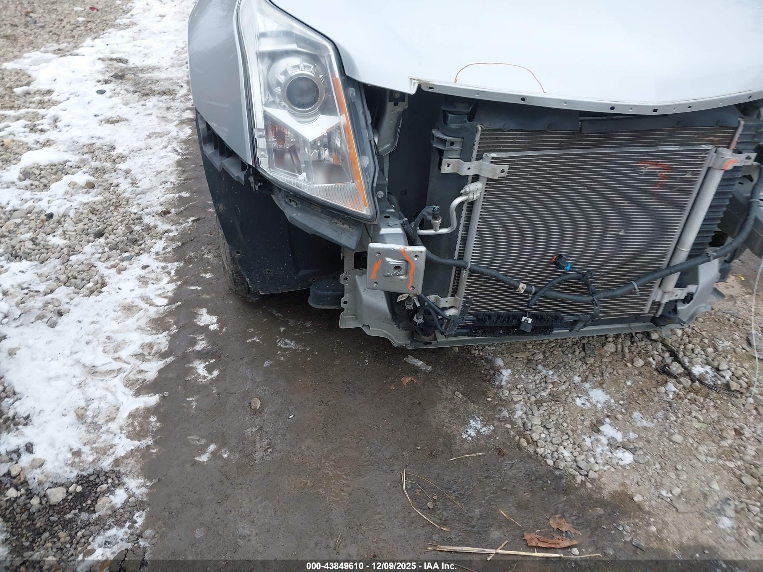 CADILLAC SRX image 6