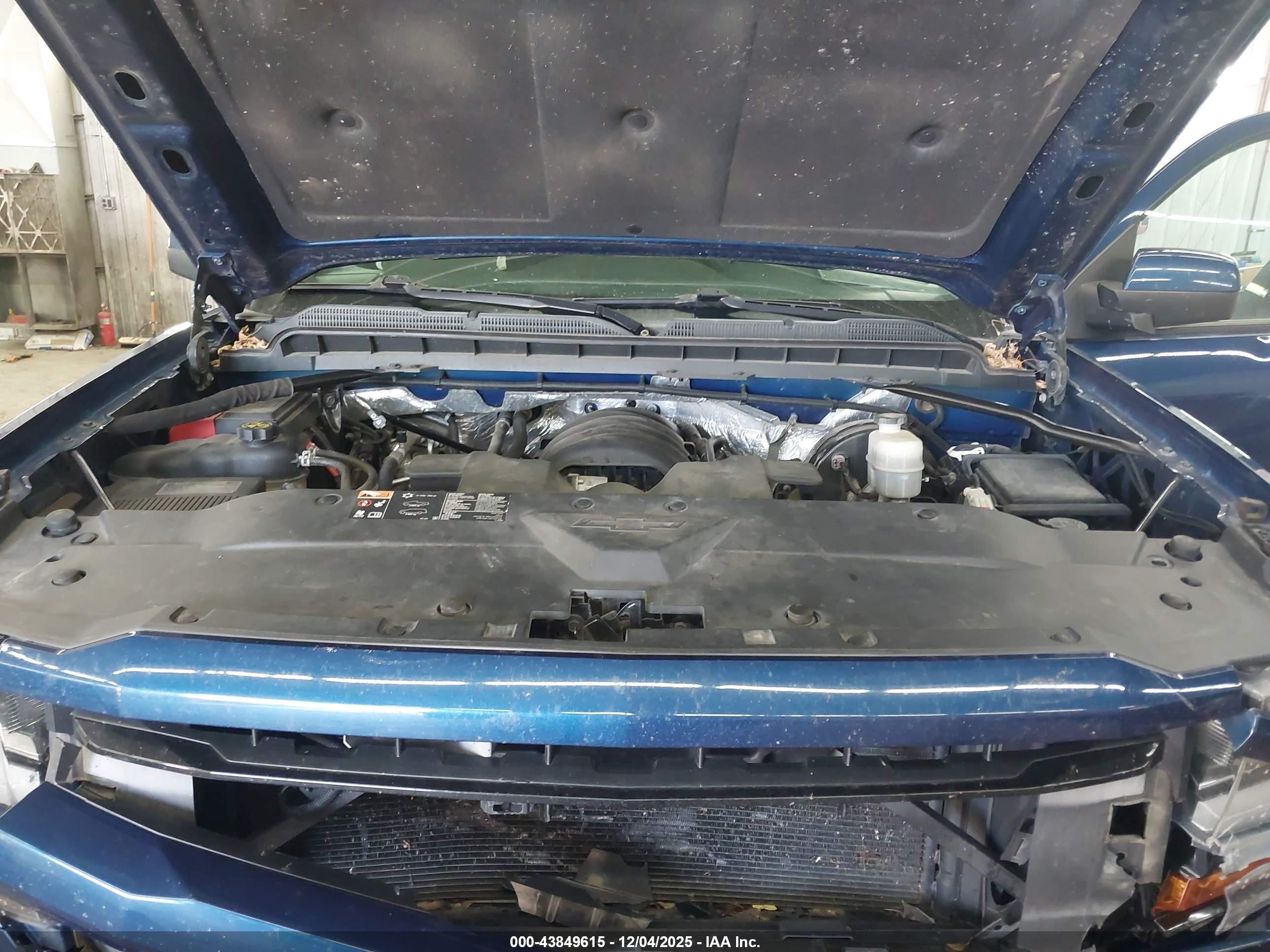 CHEVROLET SILVERADO image 10