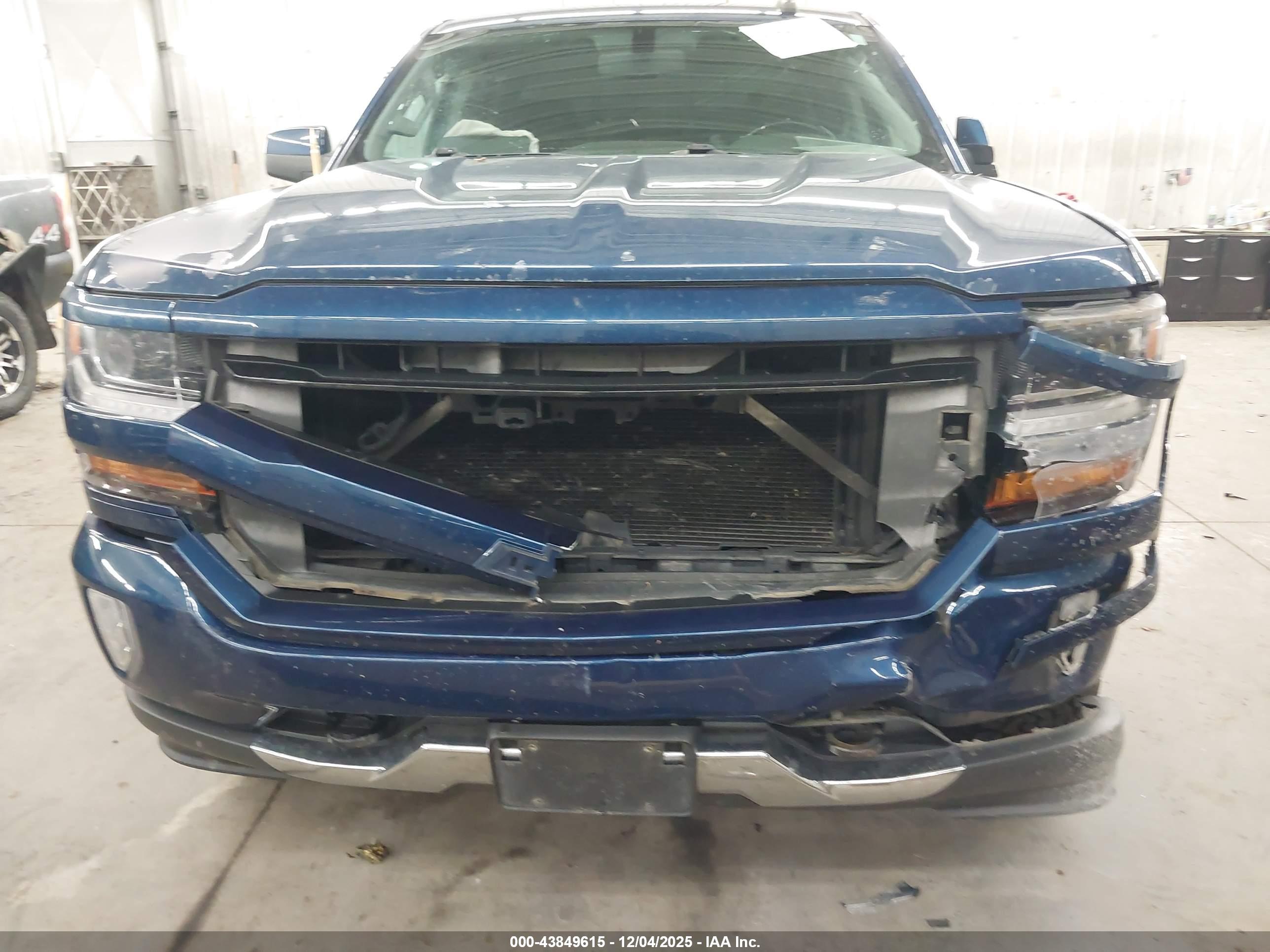 CHEVROLET SILVERADO image 6