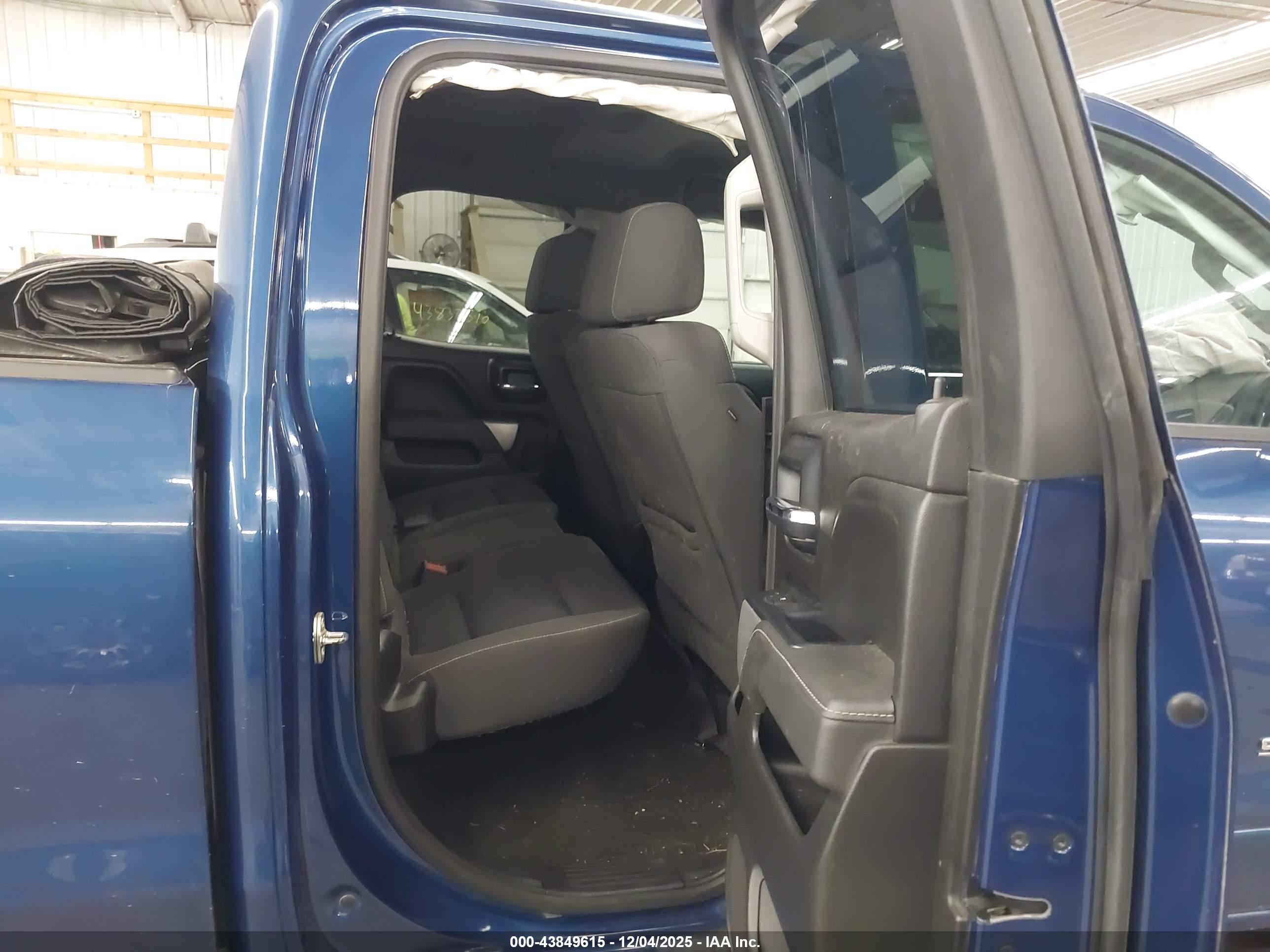 CHEVROLET SILVERADO image 8